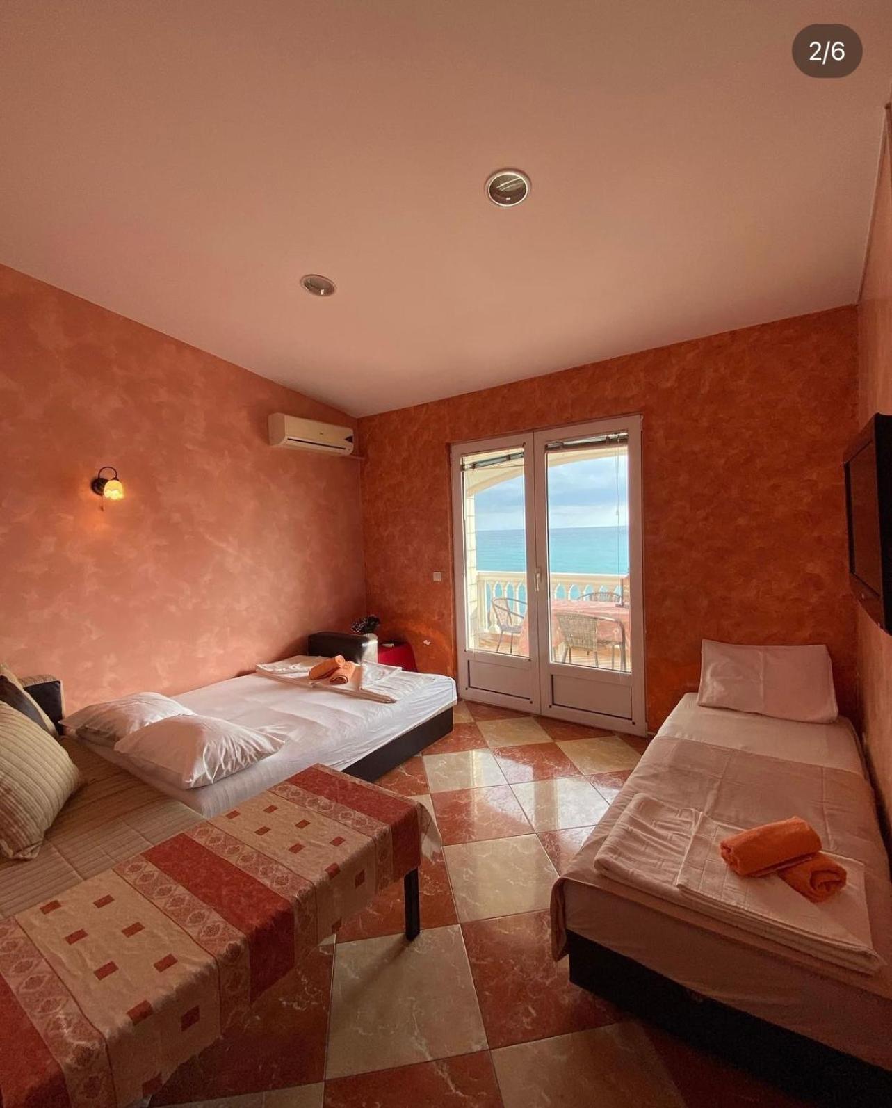 Apartment With Sea View