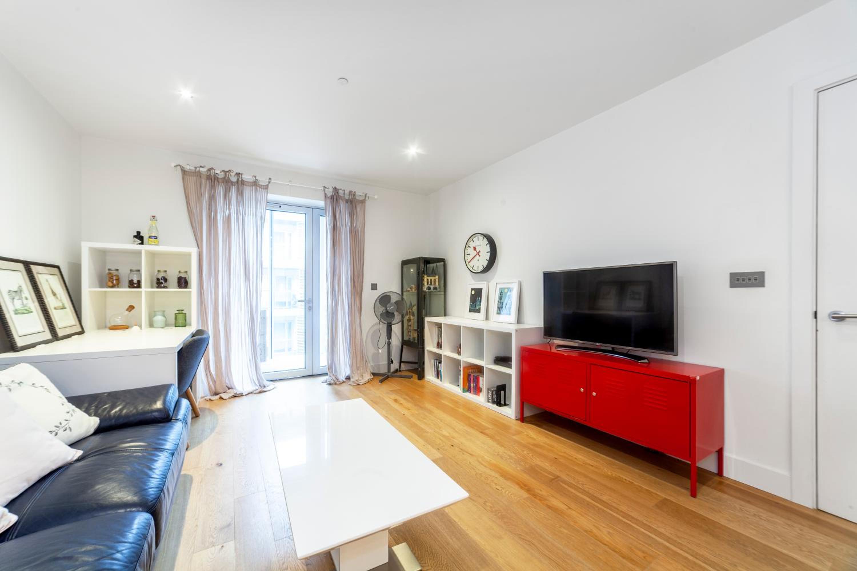 Three-Bedroom Apartment photo 1