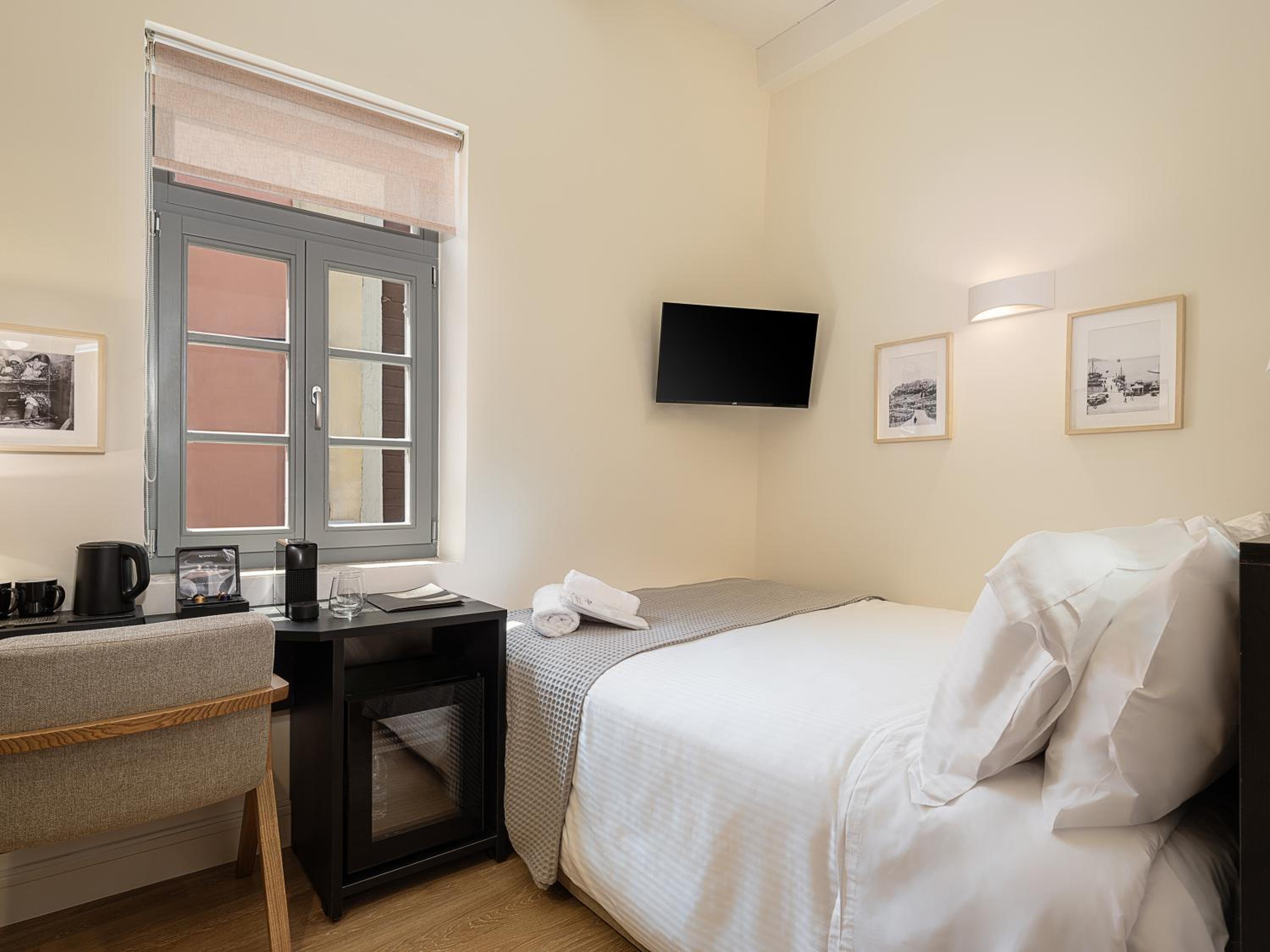 Budget Single Room photo 3