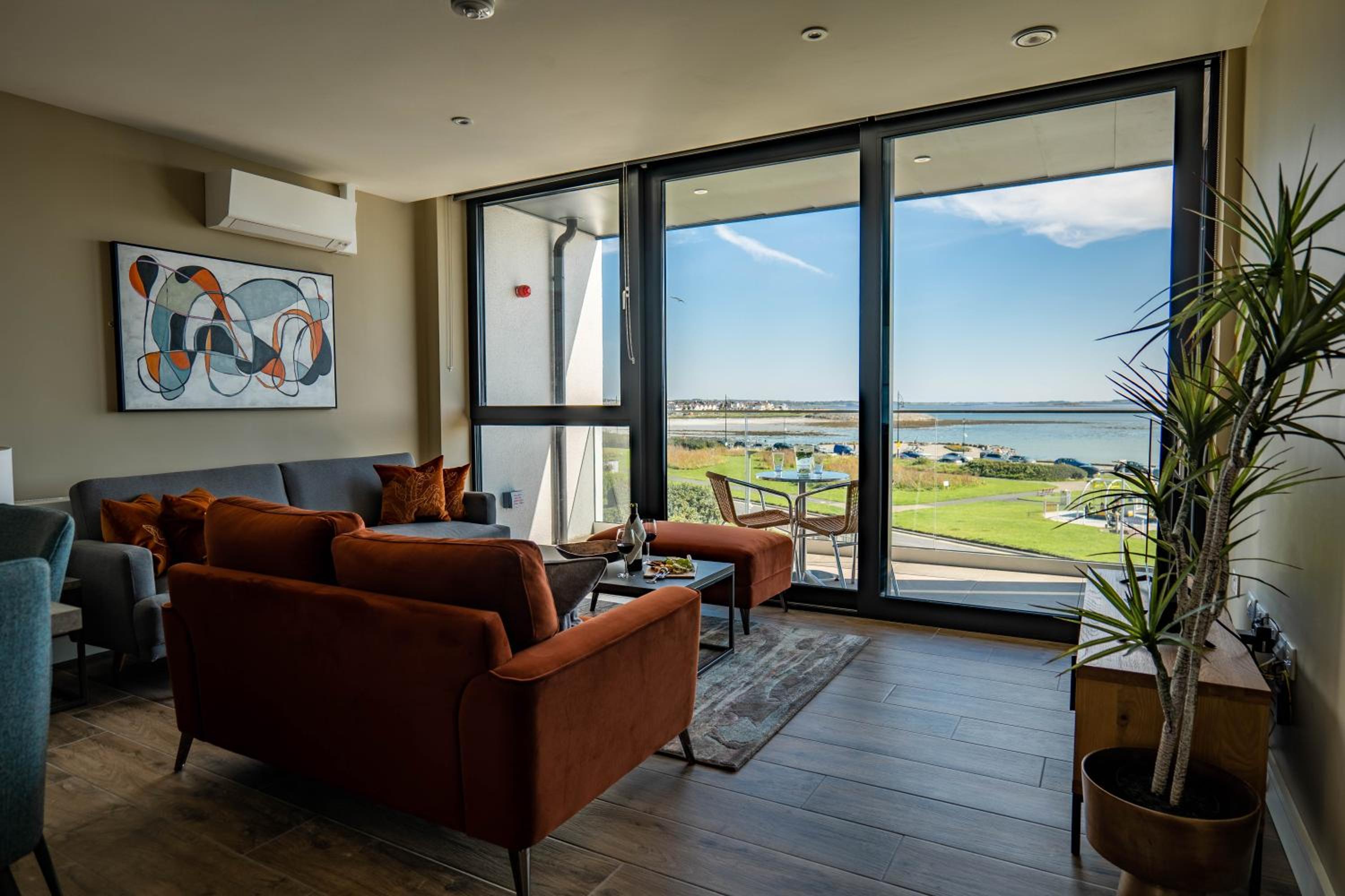 Two-Bedroom Apartment with Sea View - Photo 24