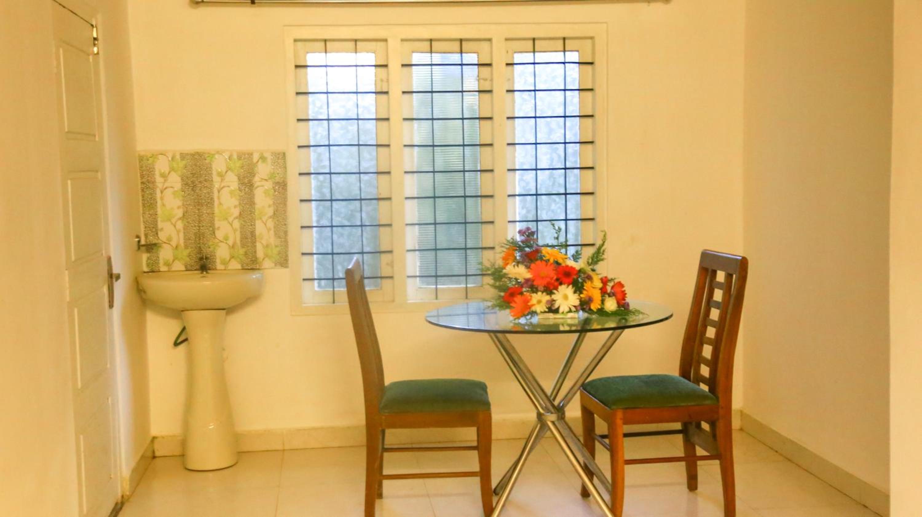 Villa - Photo 3
