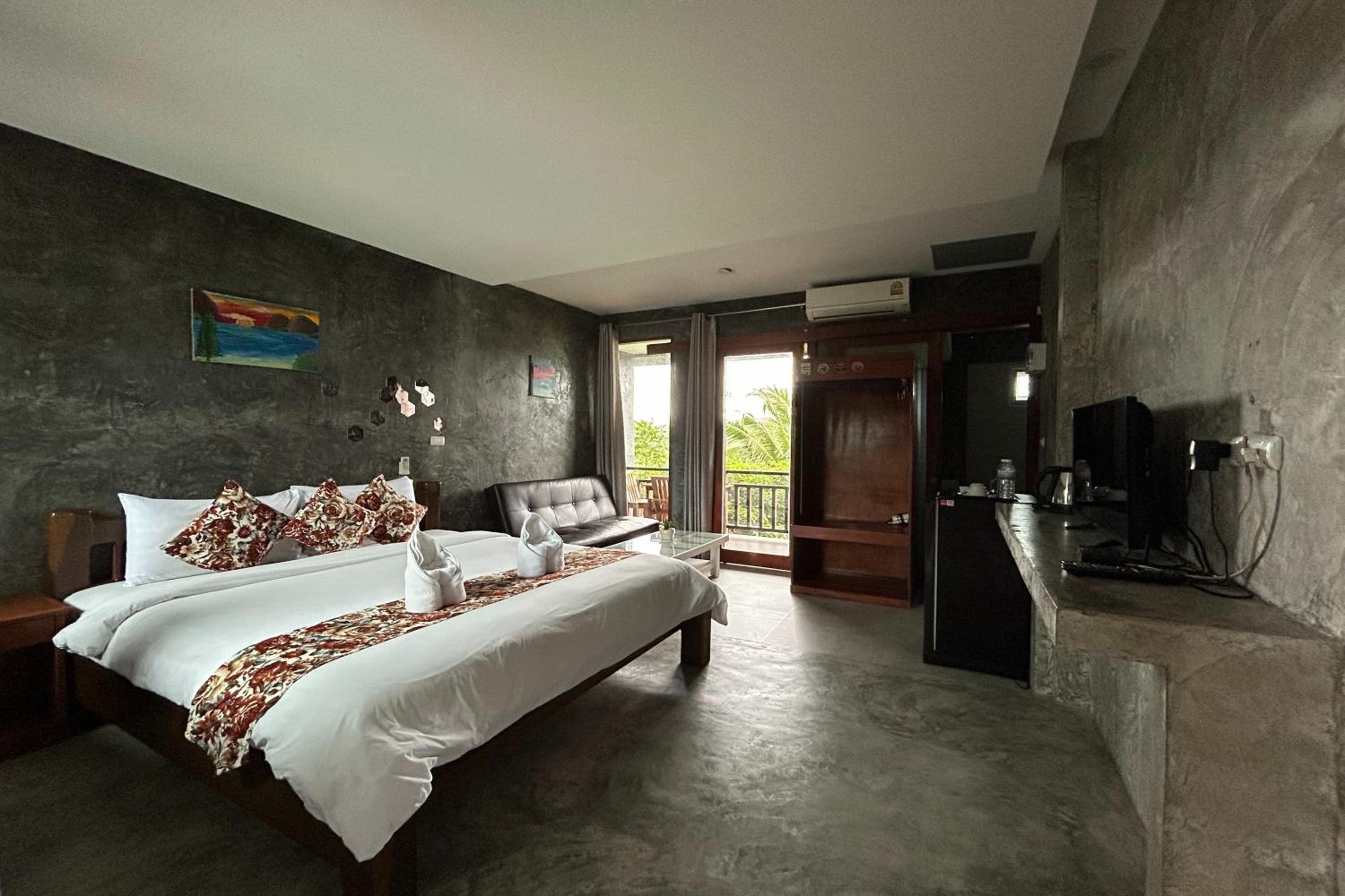Deluxe Room - Photo 1