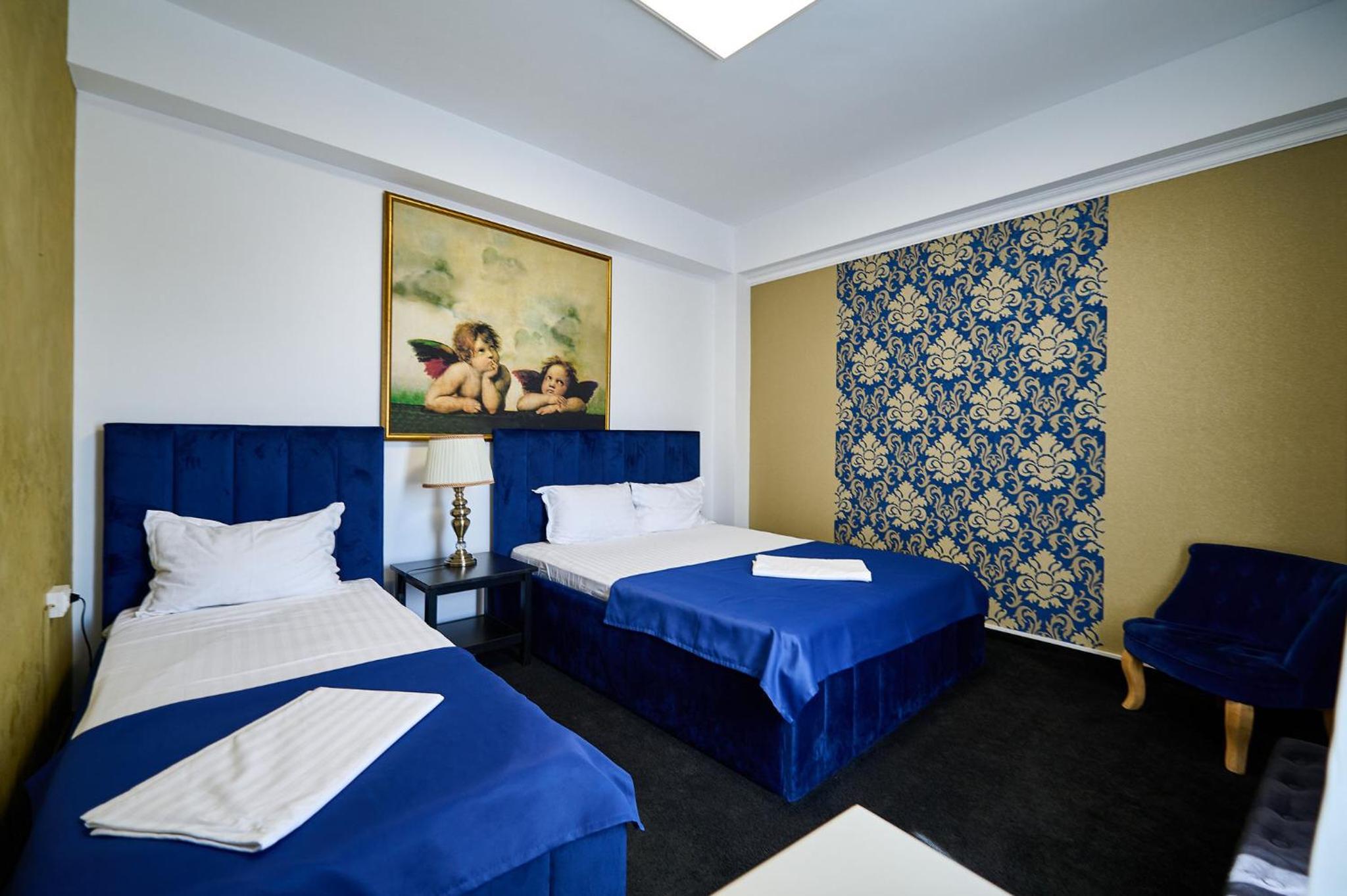 Basic Twin Room - Photo 2