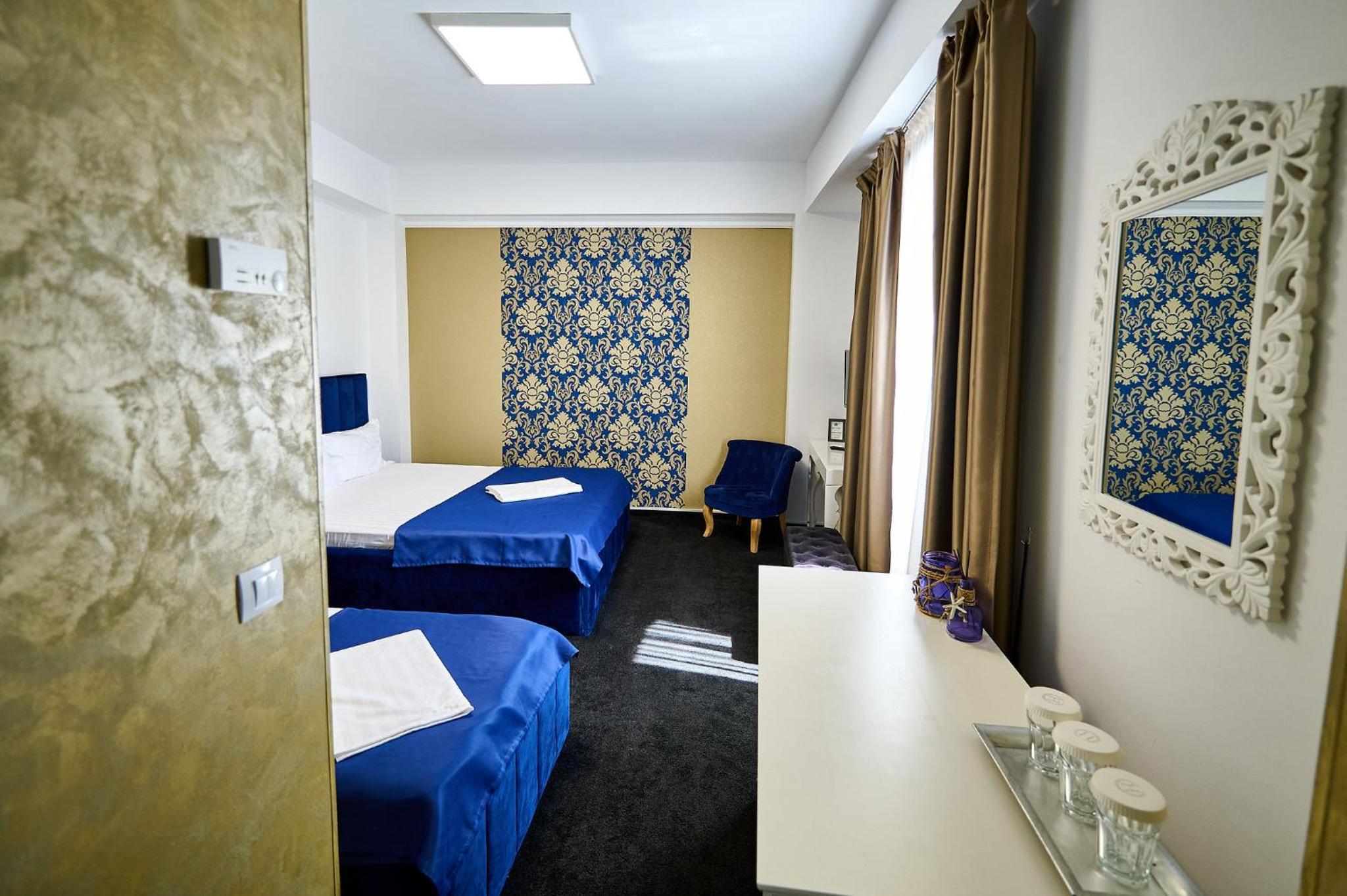 Basic Twin Room - Photo 12