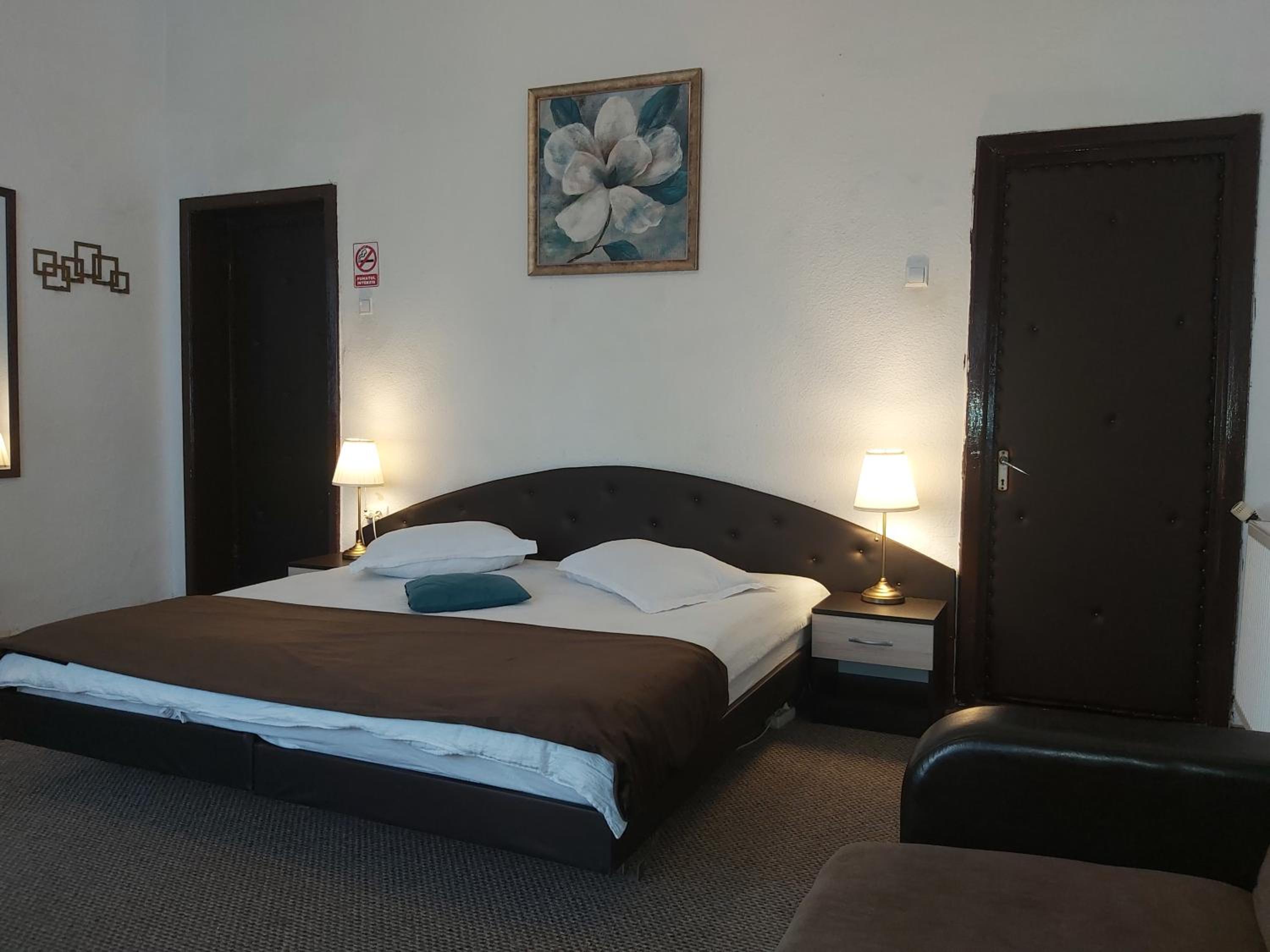 Standard Triple Room - Photo 1