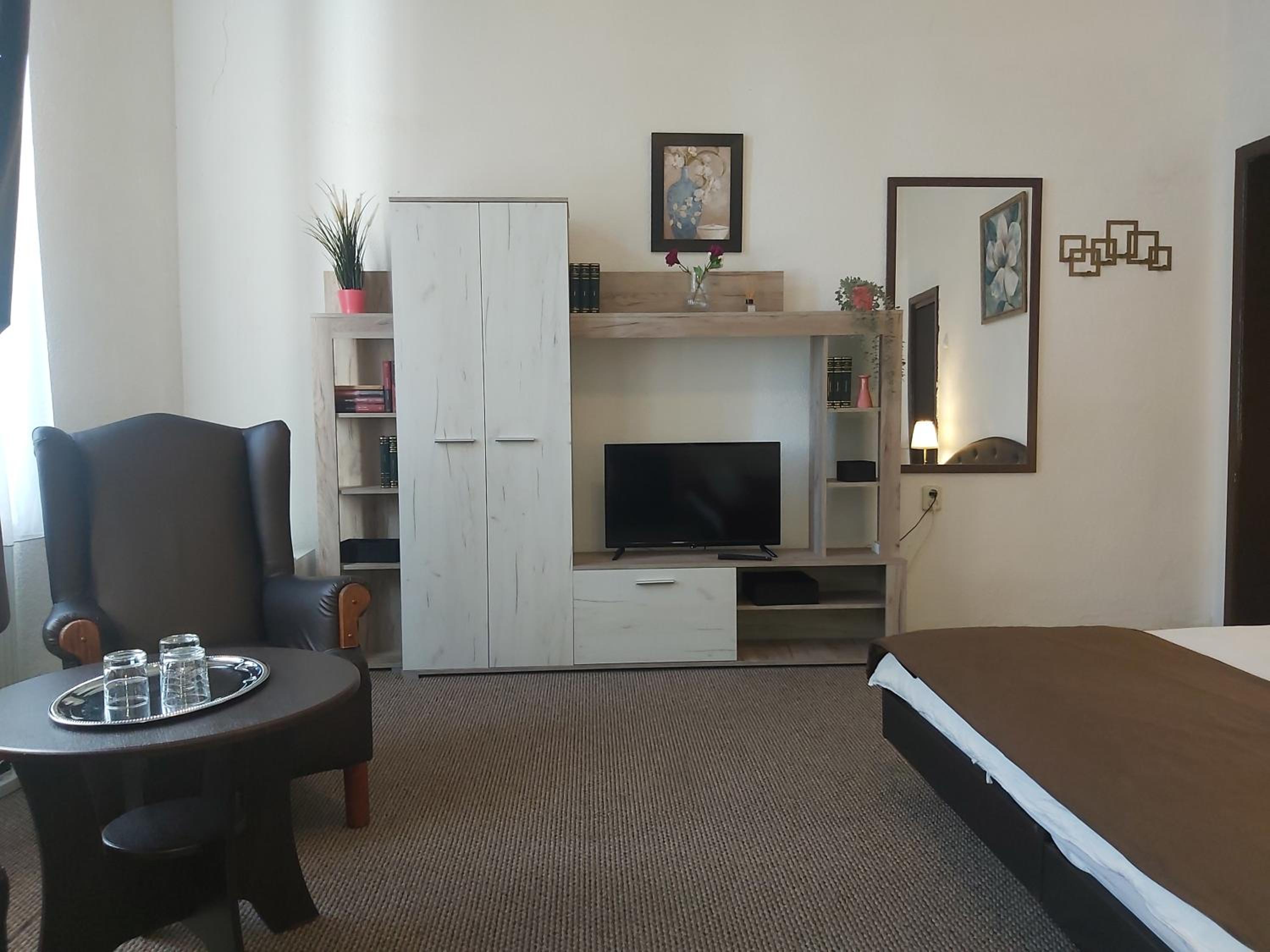 Standard Triple Room - Photo 2