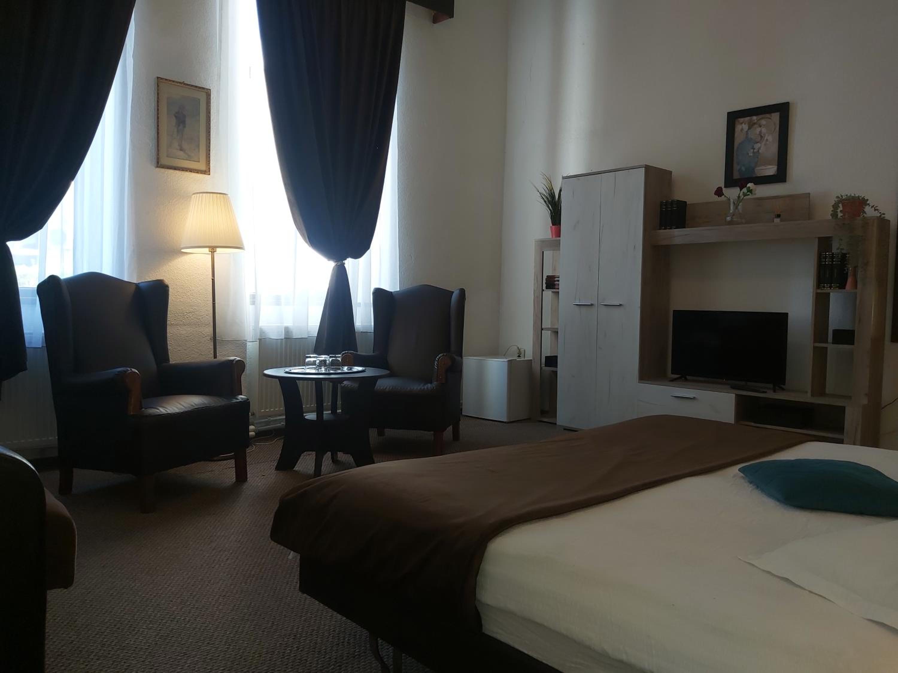 Standard Triple Room - Photo 5