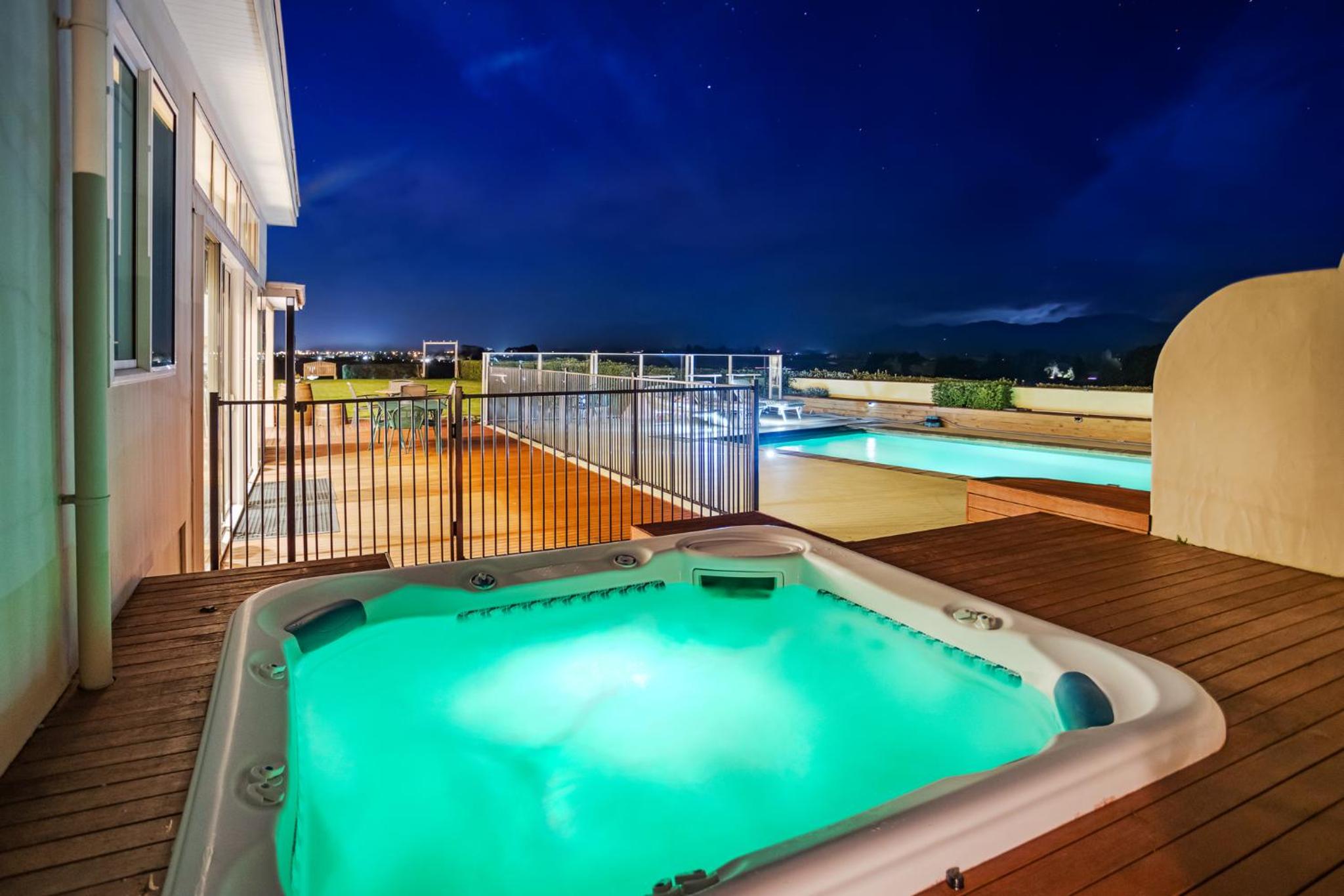 Villa with Private Pool - Photo 33