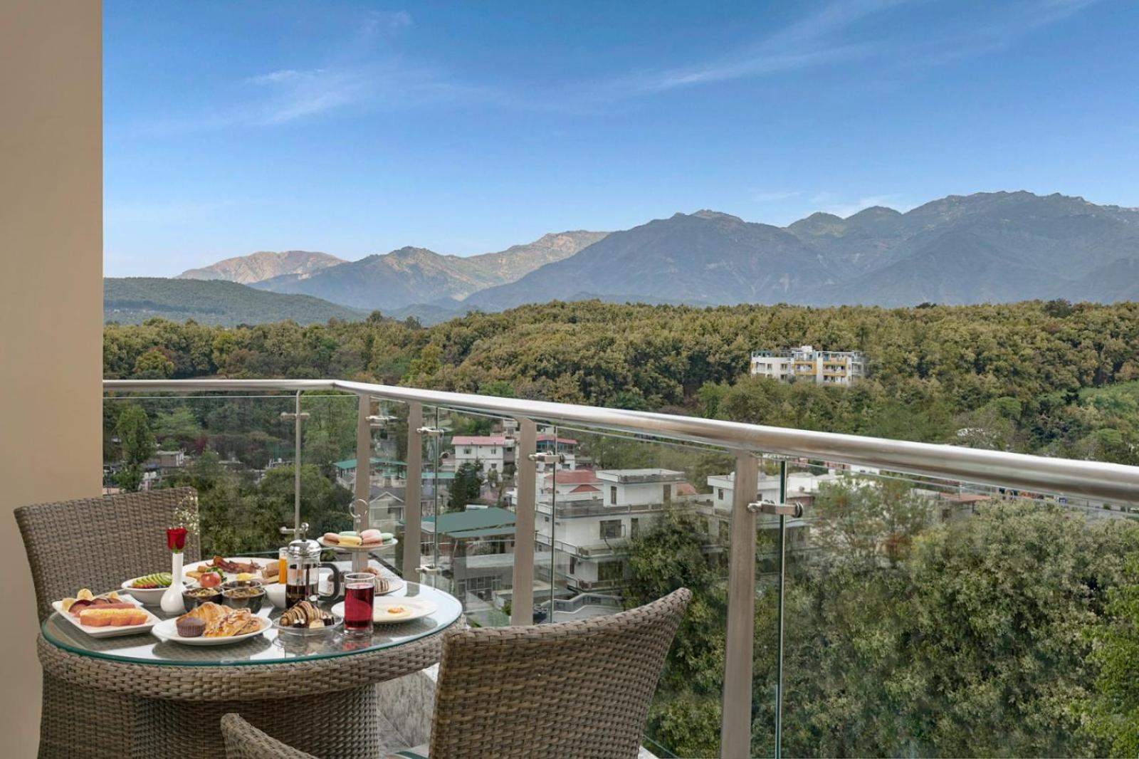 King Room with Balcony photo 2