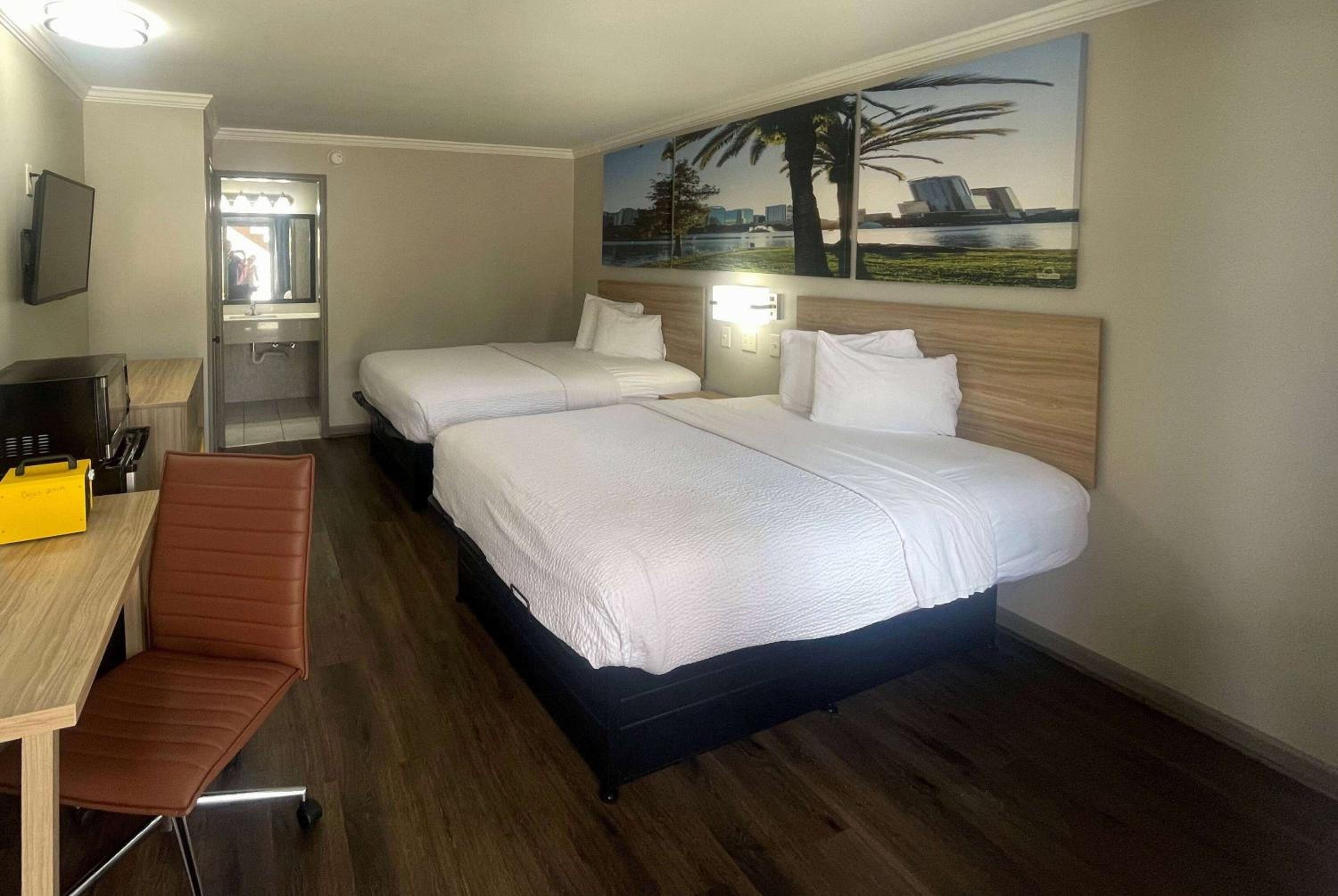 Double Room with Two Double Beds - Non-Smoking - Photo 3