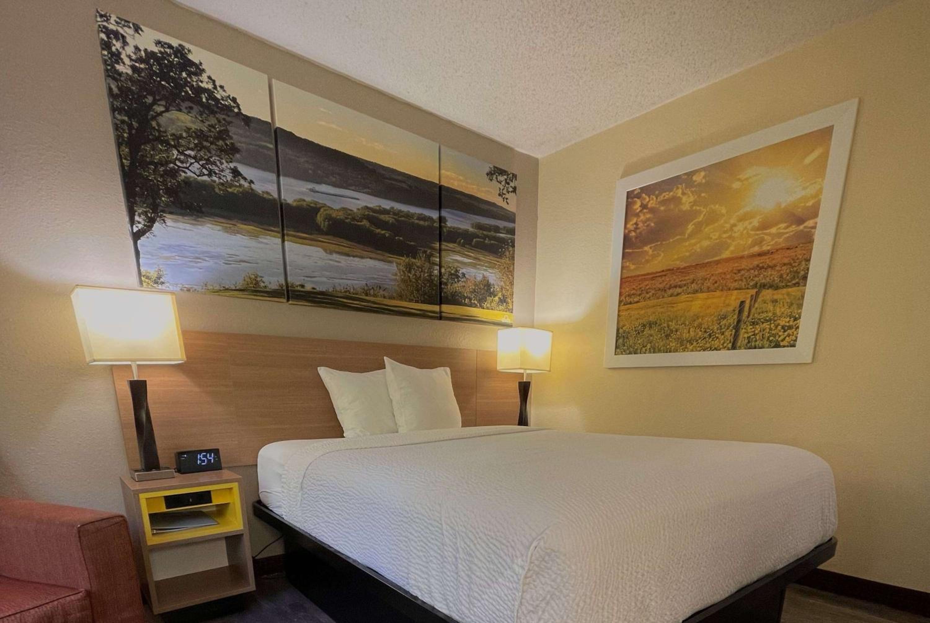 Queen Room - Disability Access - Non-Smoking - Photo 1