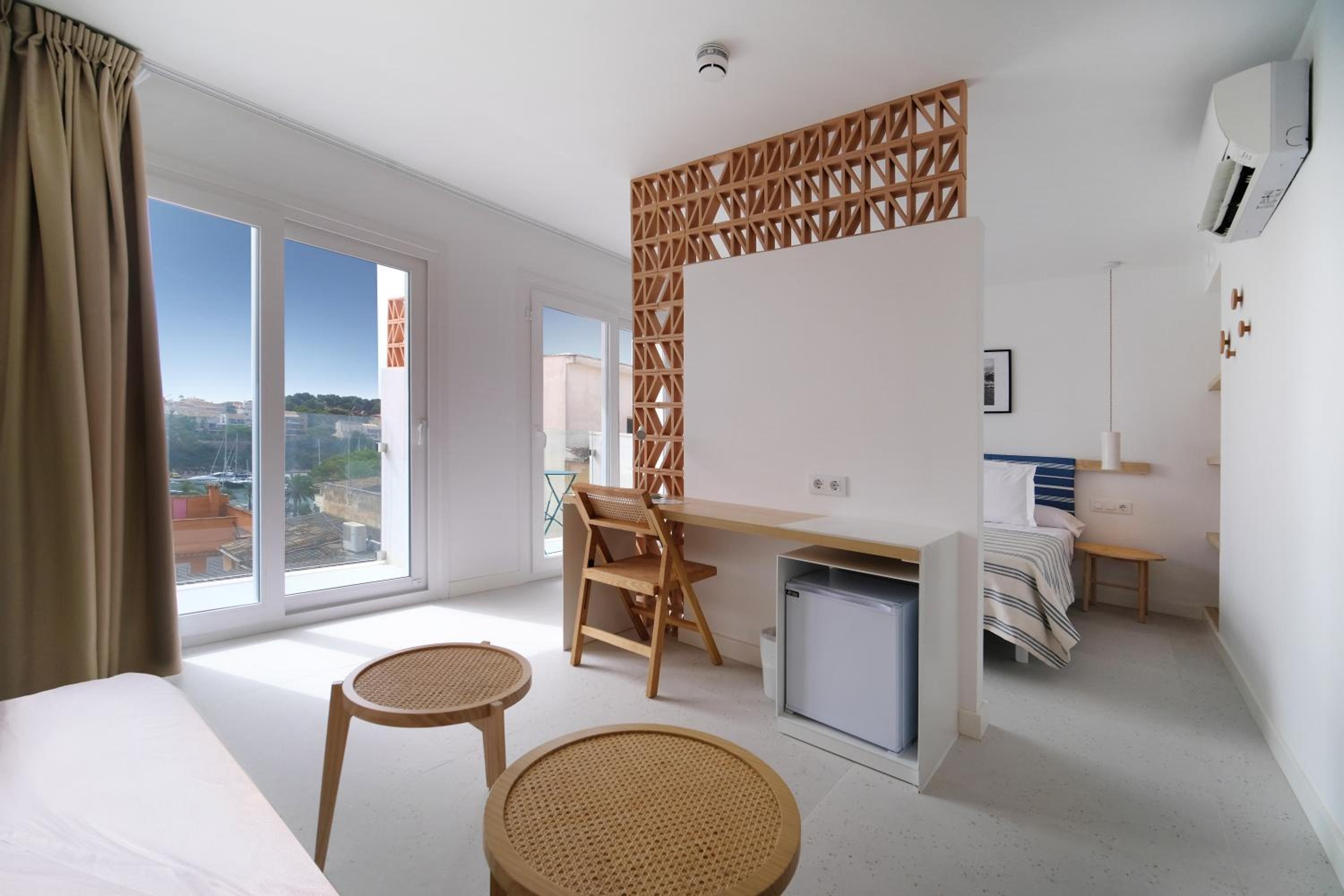 Double room with balcony with port view photo 3