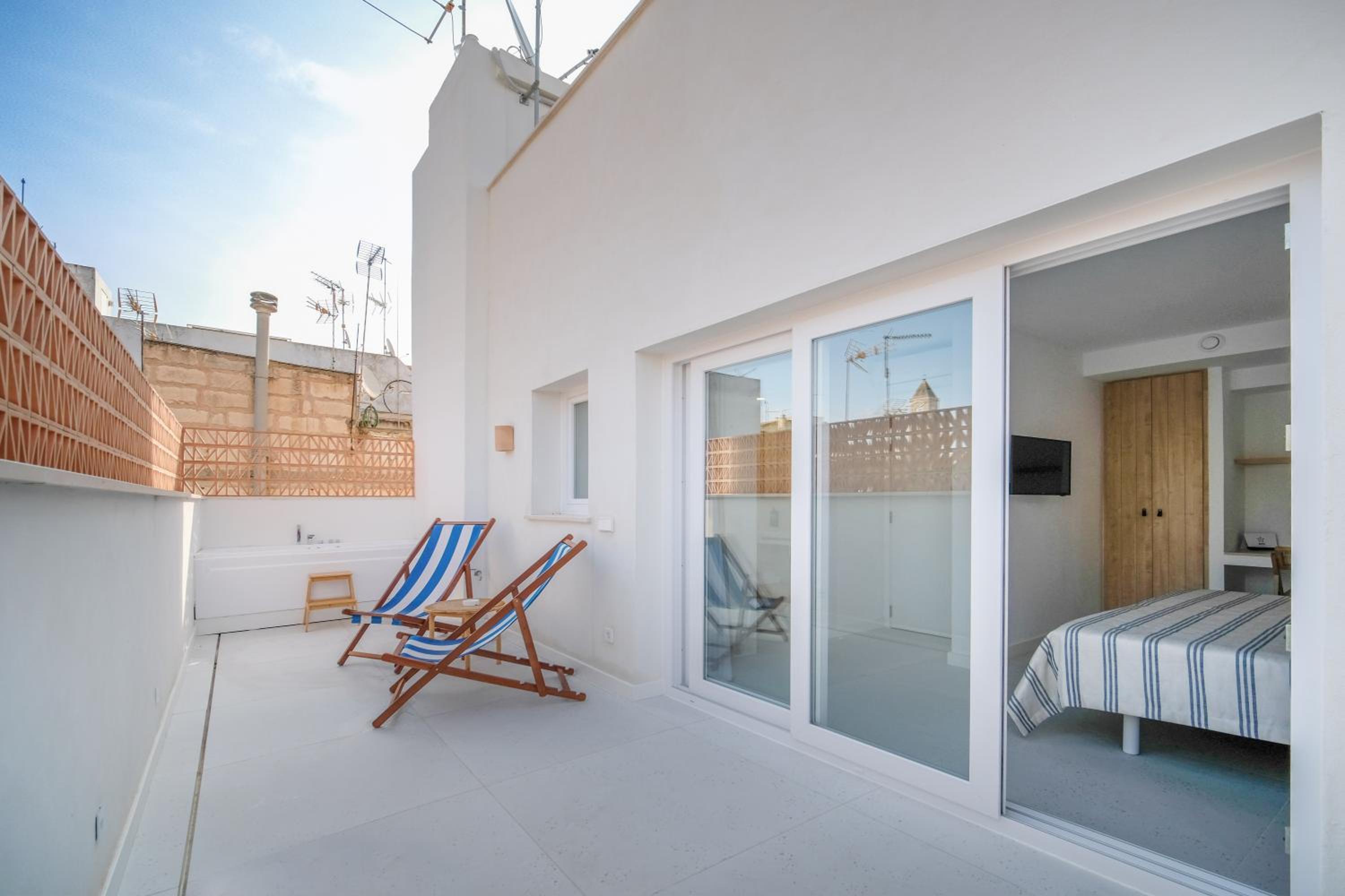 Double Room with Balcony photo 3
