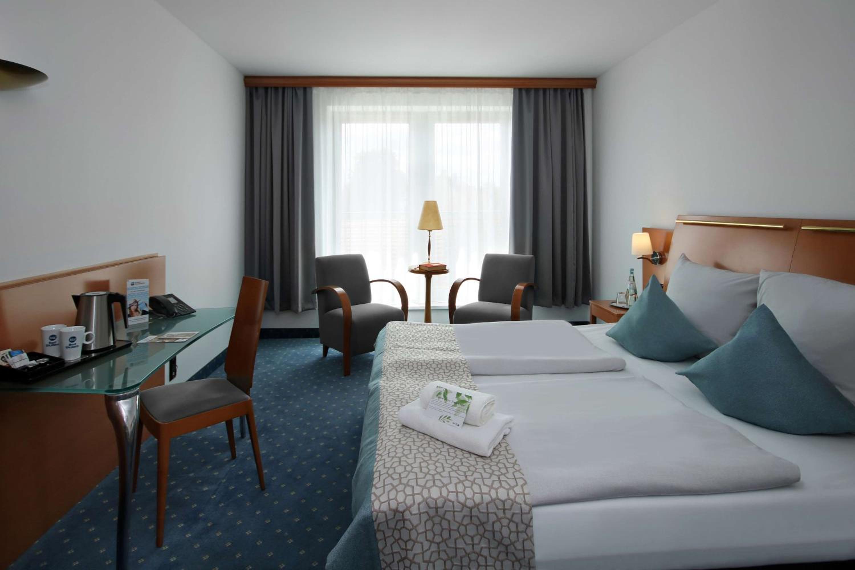 Standard Double Room - Photo 8