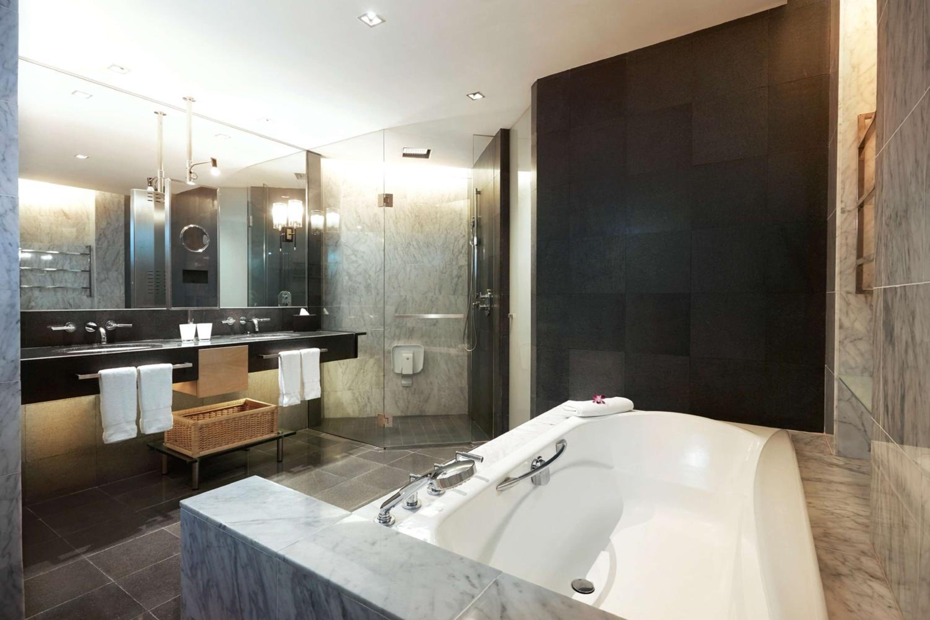 Grand Executive Suite