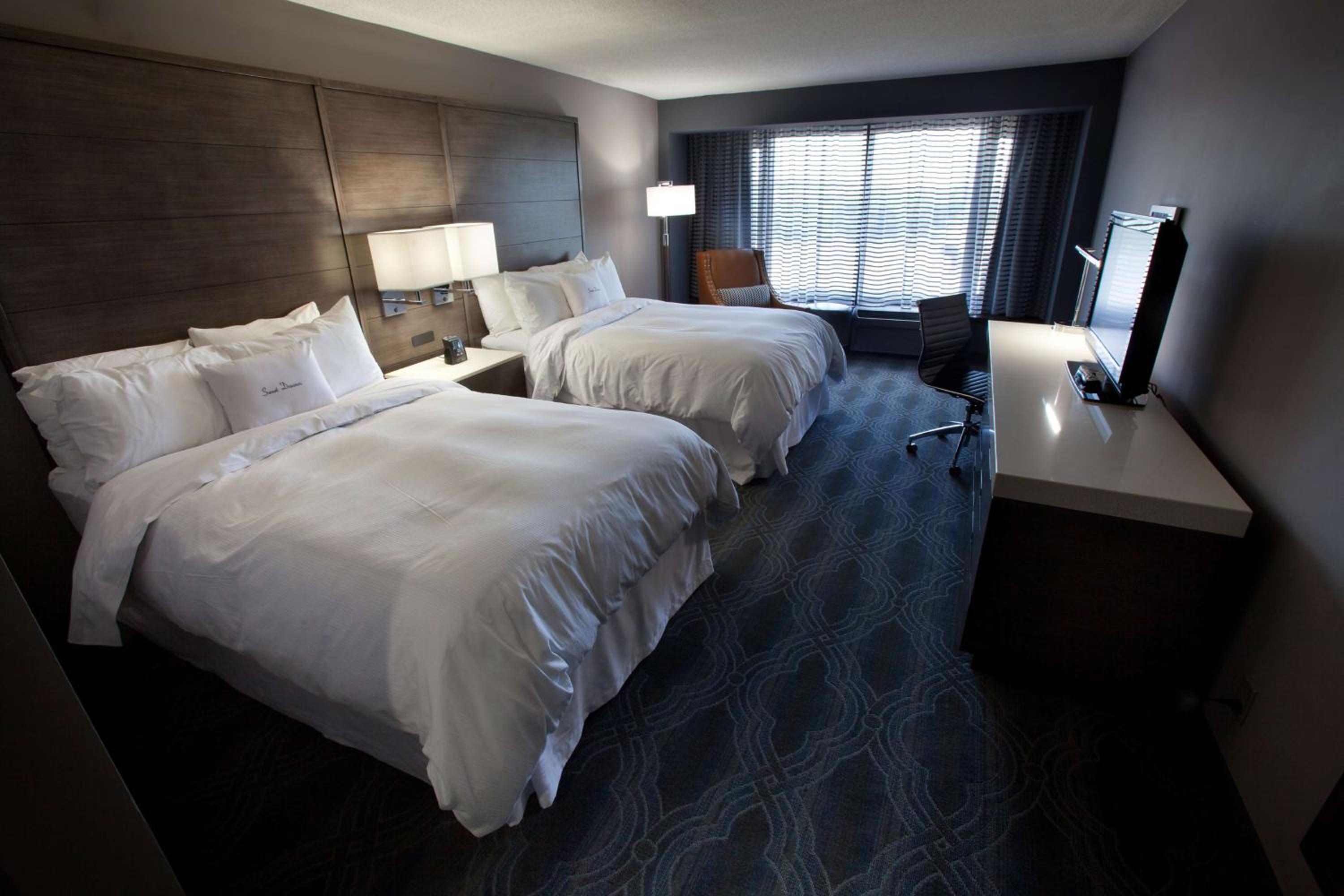 Queen Room with Two Queen Beds and Tub - Mobility Accessible - Photo 2
