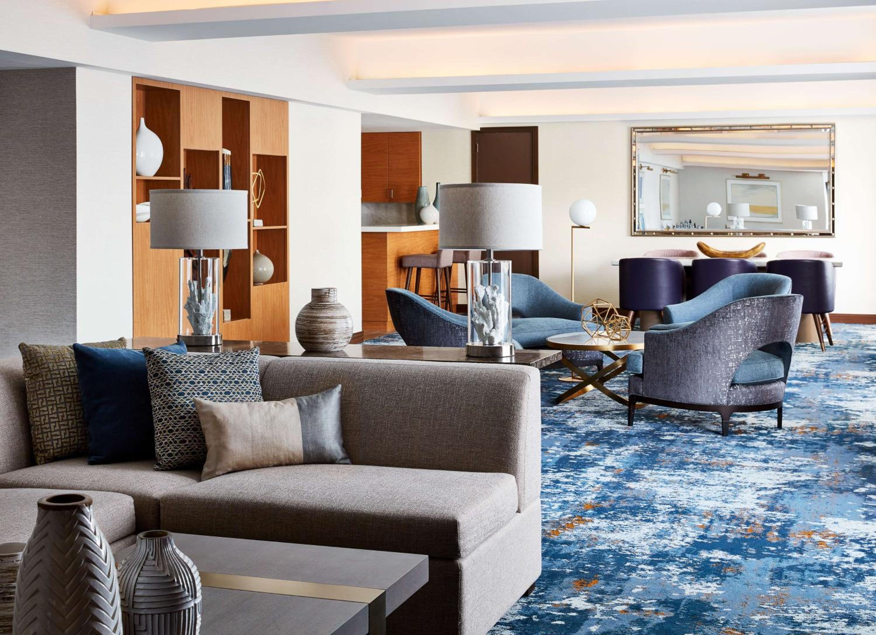 Presidential Corner Suite 1 King With Sofa Bed