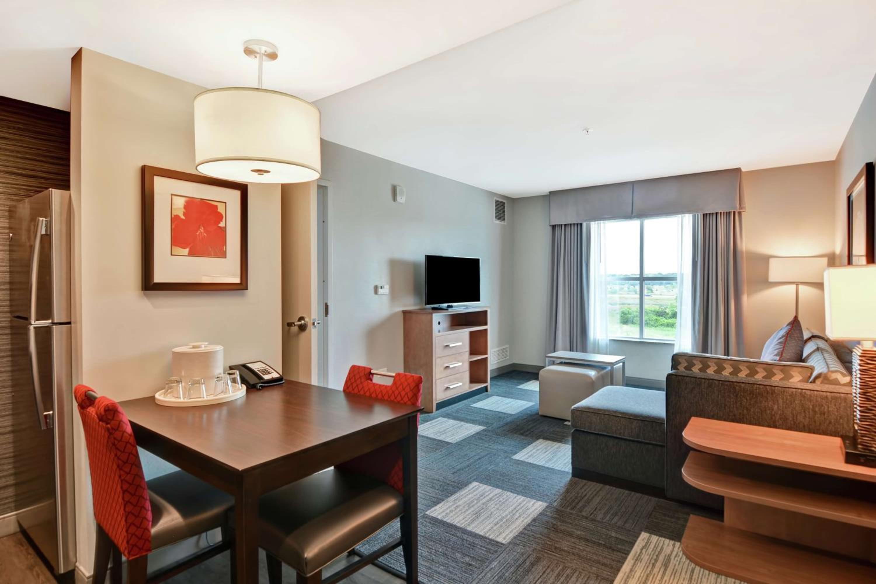 One-Bedroom King Suite - Non-Smoking