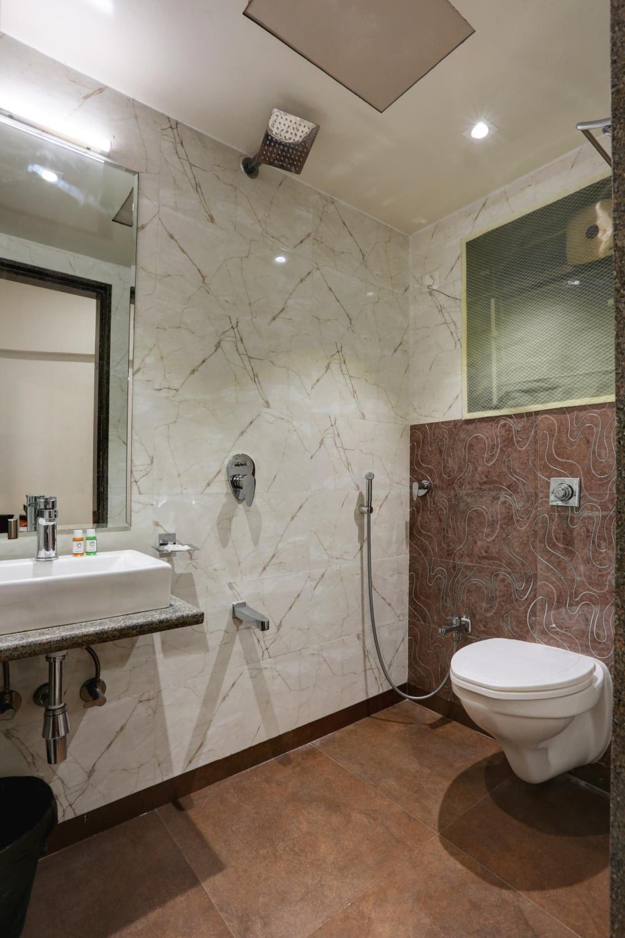 Deluxe Room - Photo 11