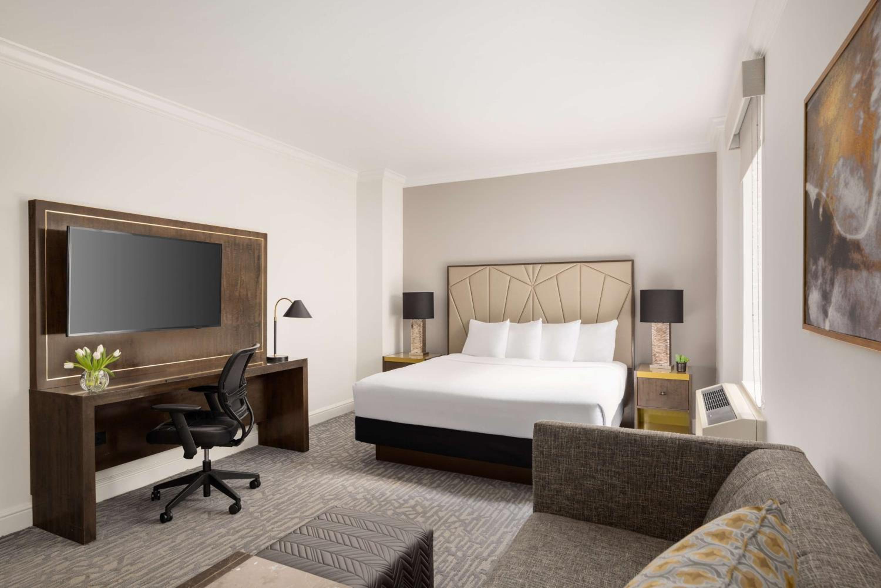 Junior King Suite with Sofa Bed