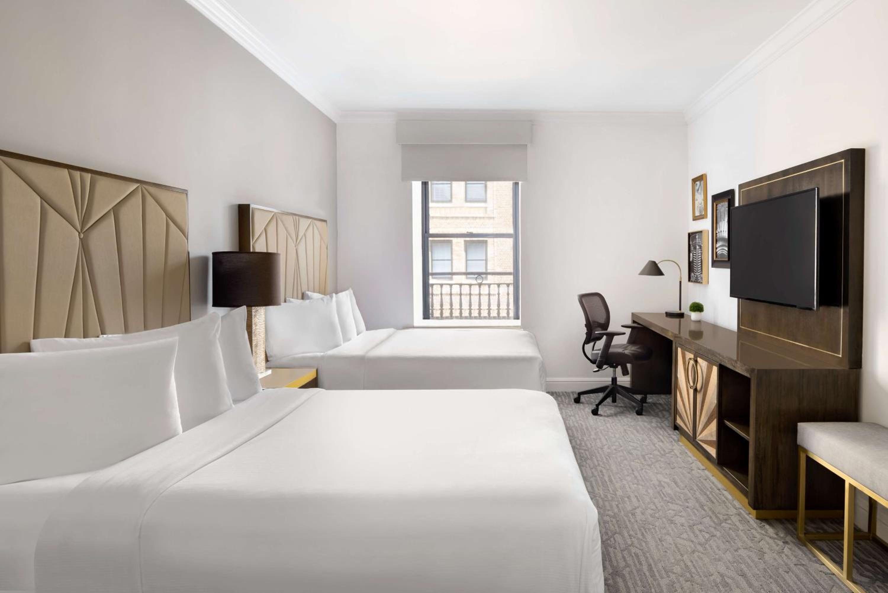 Deluxe Queen Room with Two Queen Beds
