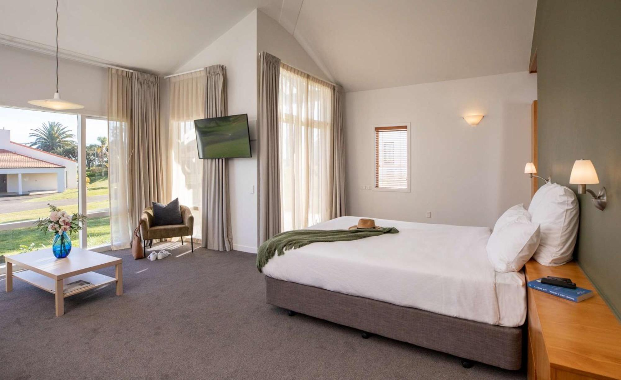 Couples Getaway Package (Superior King Villa)