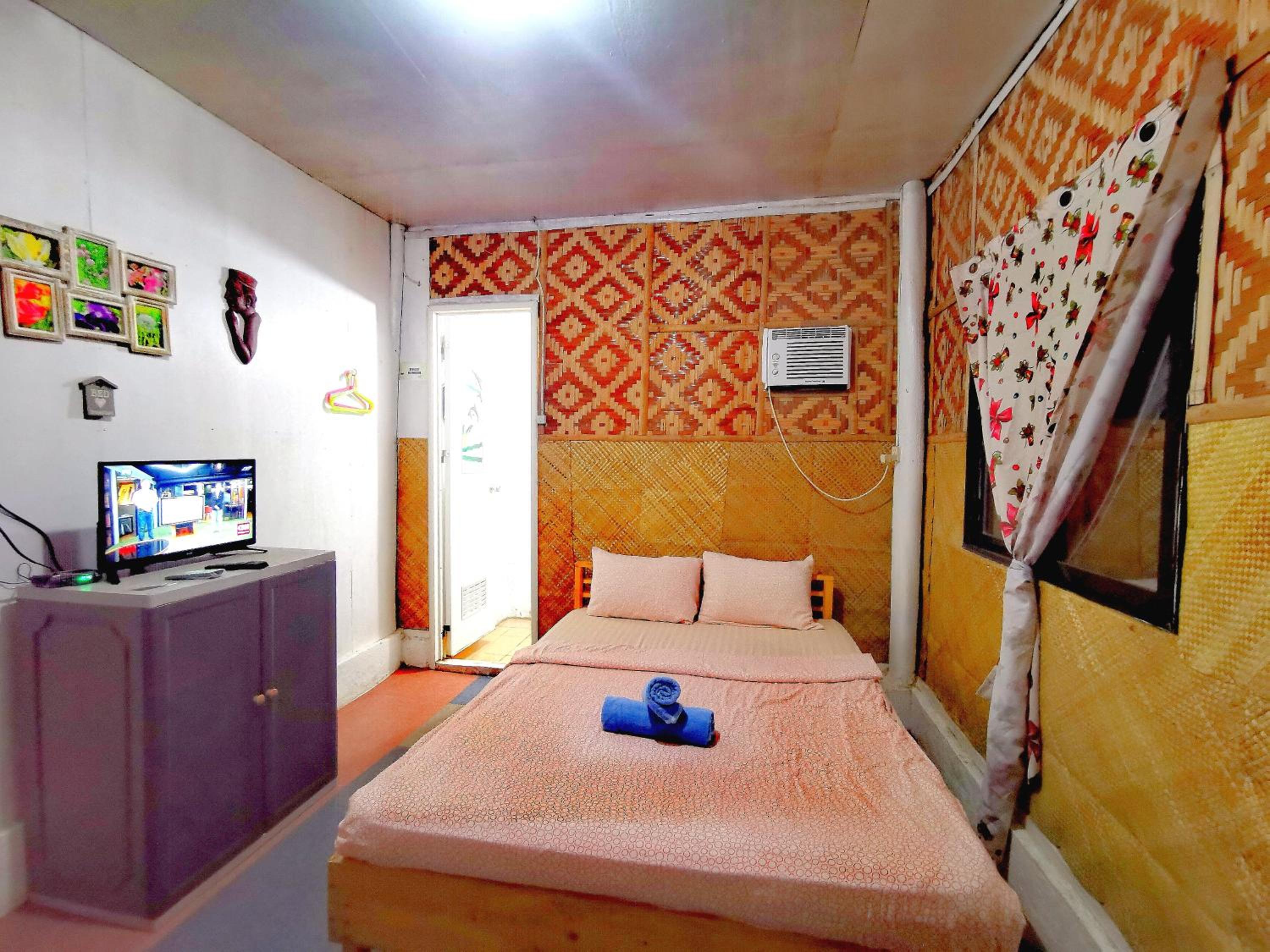 Deluxe Double Room with Balcony and Sea View - Photo 11