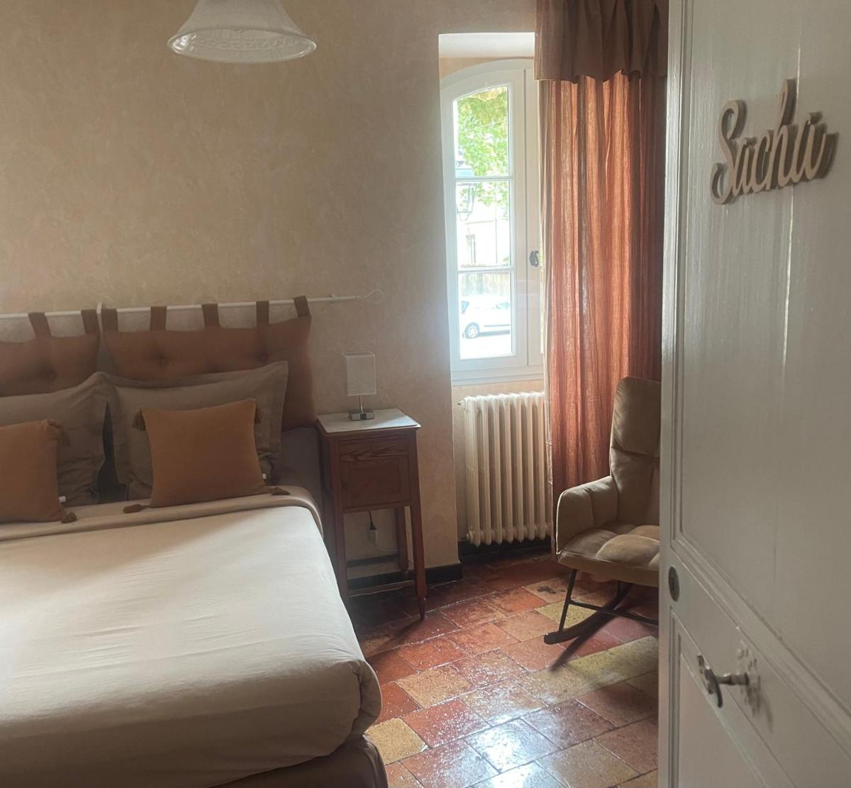 Double Room with Private Bathroom photo 2