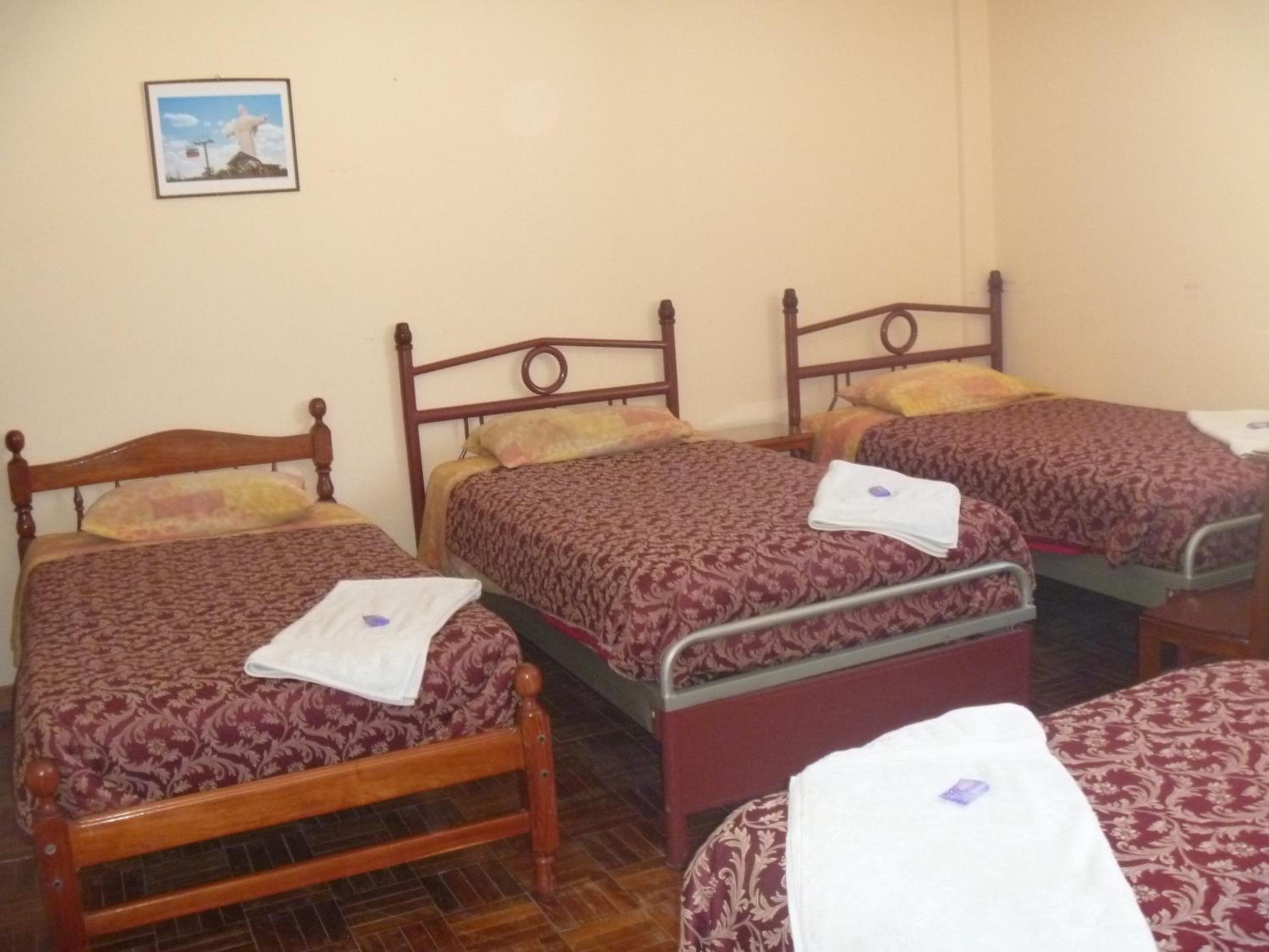 Quadruple Room with Private Bathroom photo 1