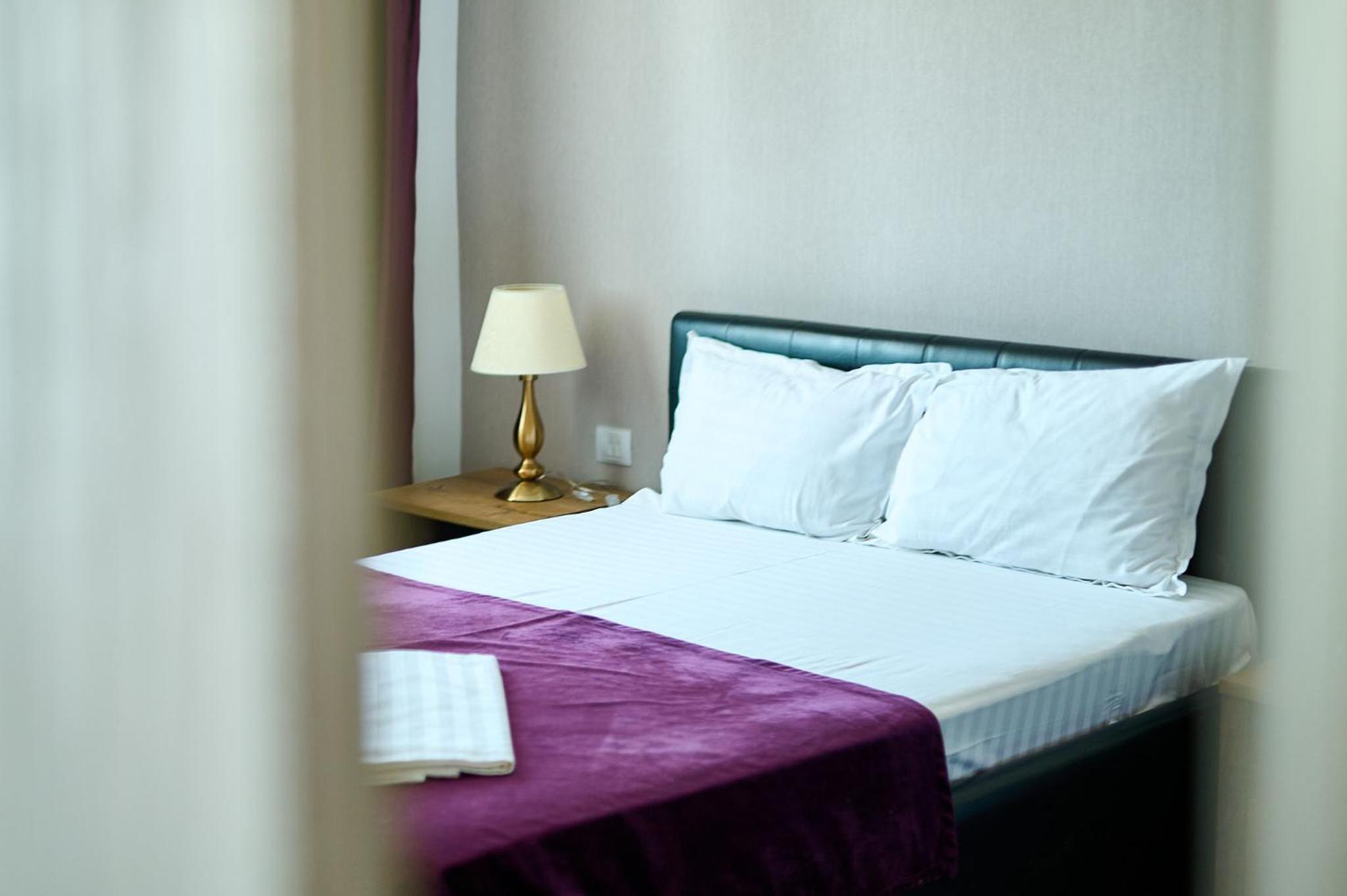 Basic Twin Room - Photo 25
