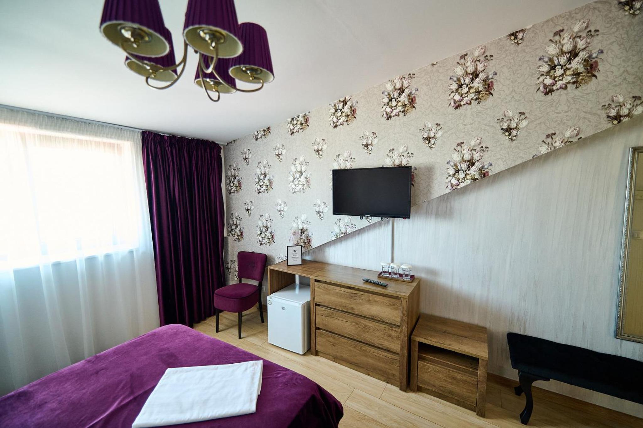 Basic Twin Room - Photo 18