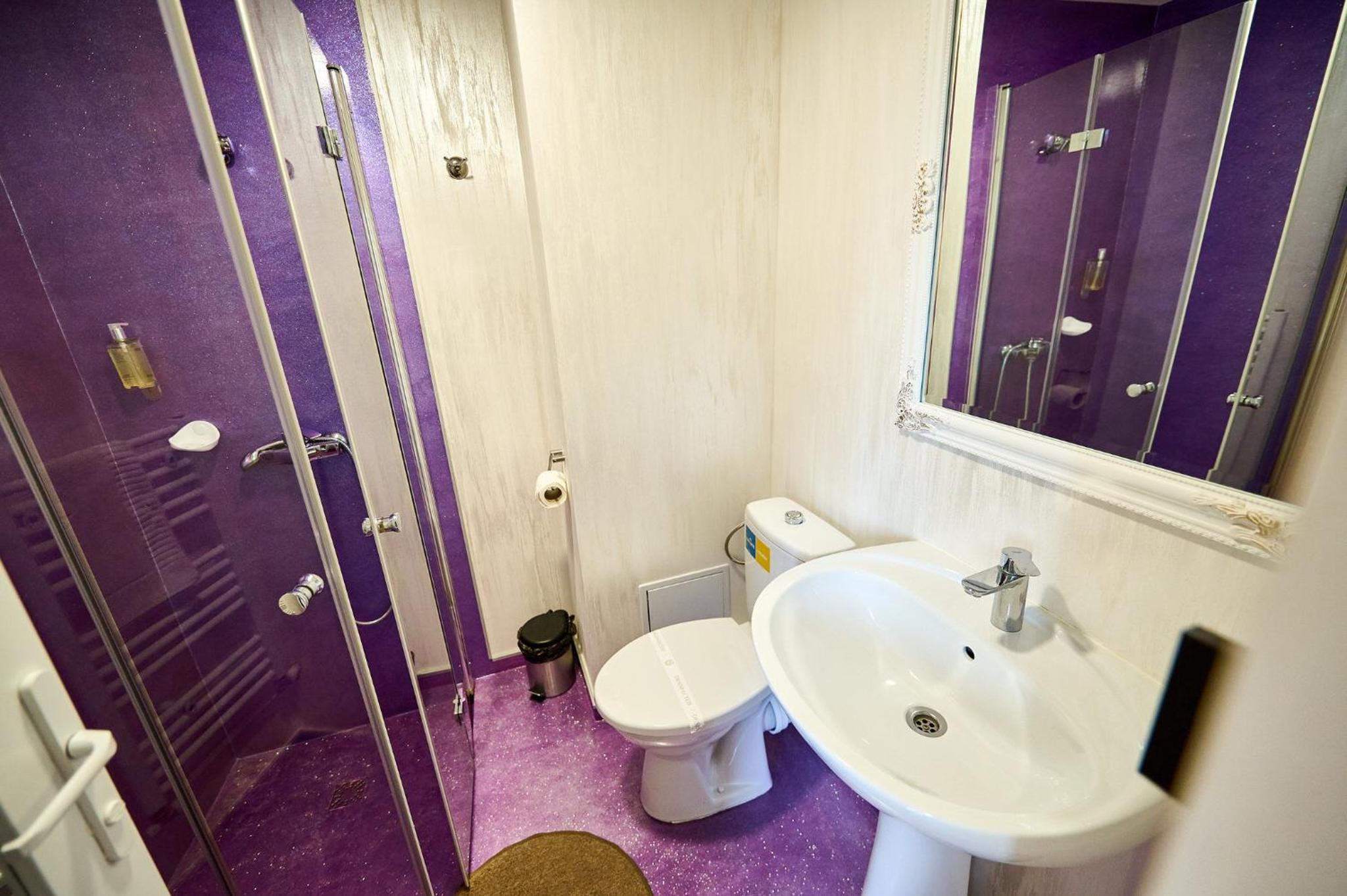 Basic Twin Room - Photo 28