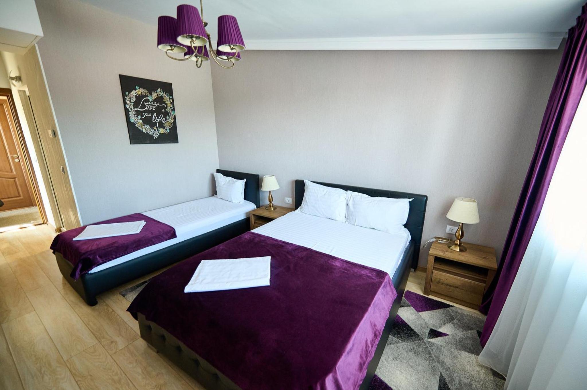 Basic Twin Room - Photo 29