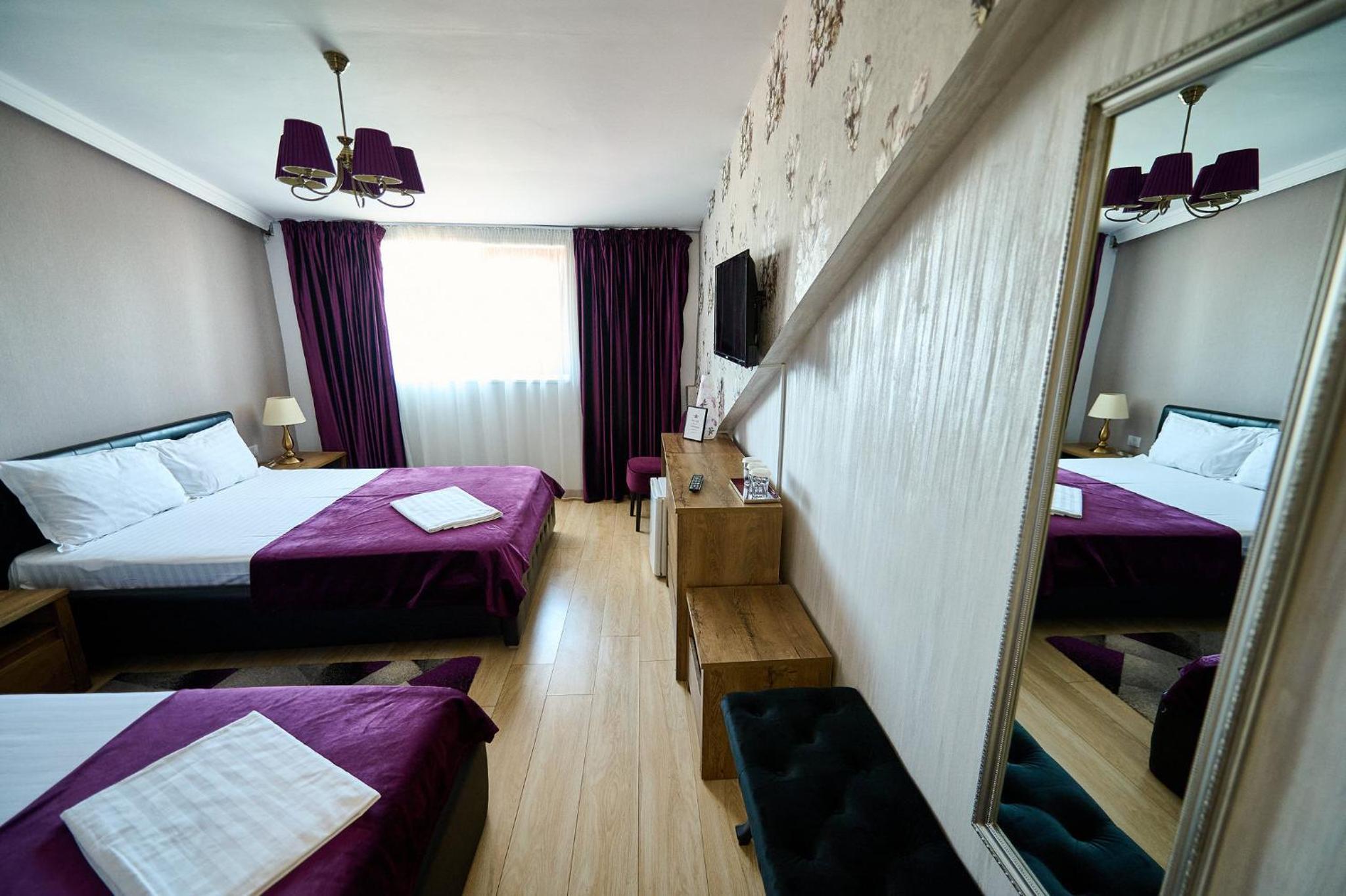 Basic Twin Room - Photo 27