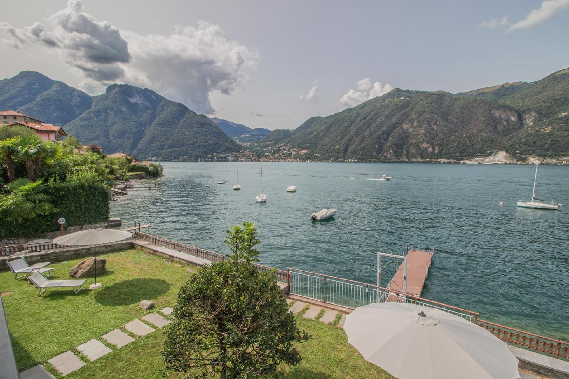 Apartment With Lake View photo 2