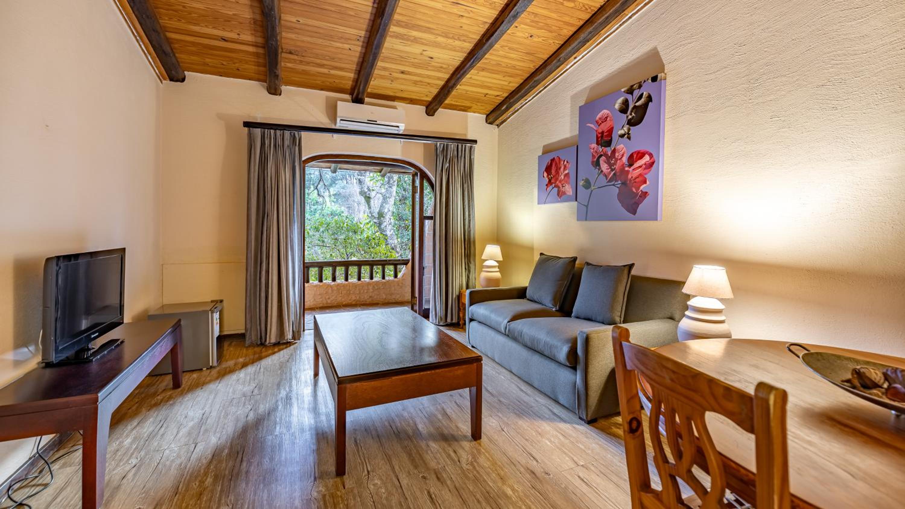 Standard Suite - Photo 1