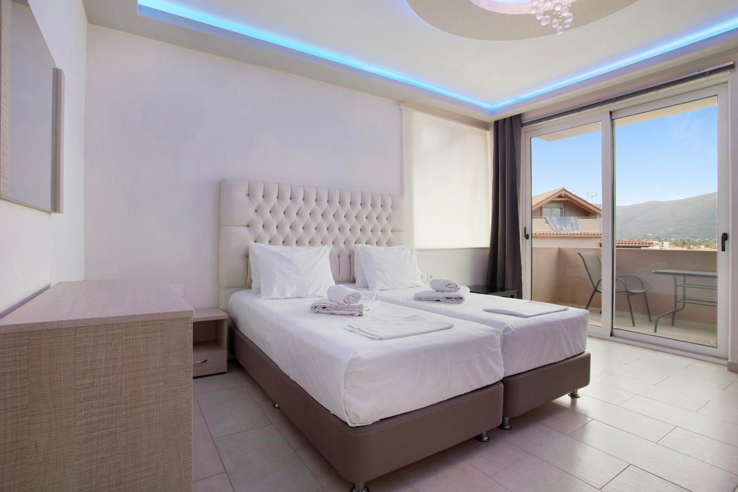 Superior One-Bedroom Apartment with Balcony