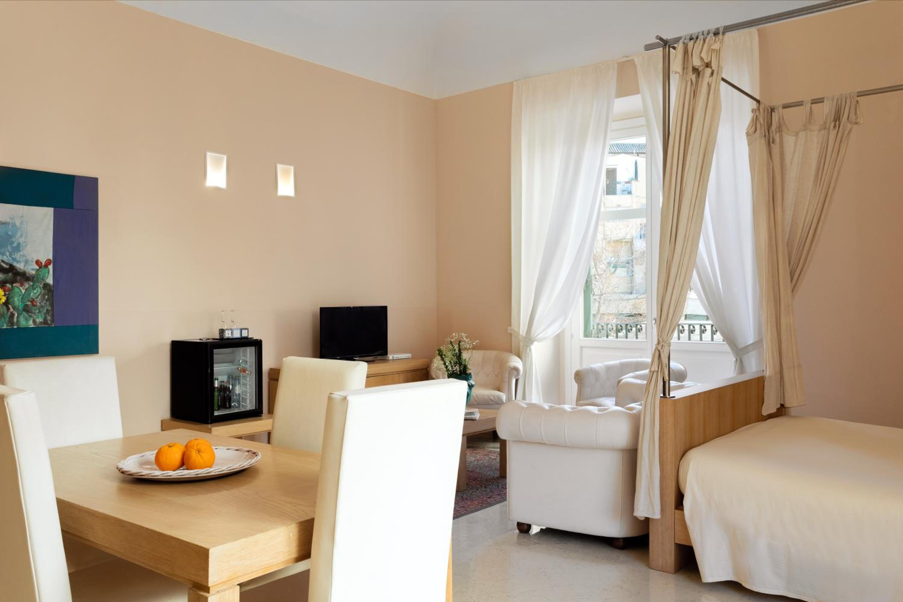 Suite - Photo 6