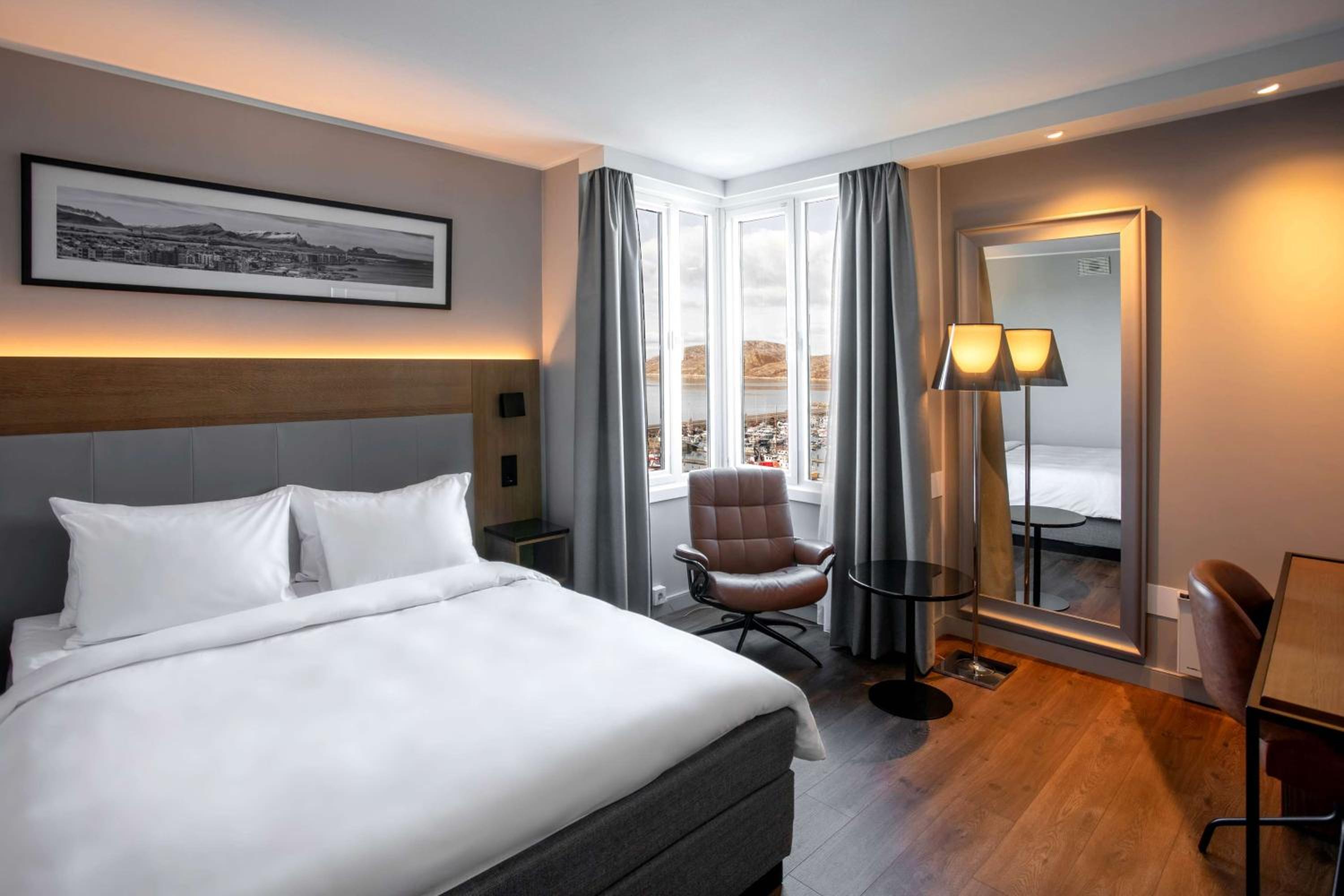 Premium Room with Sea View - Photo 8