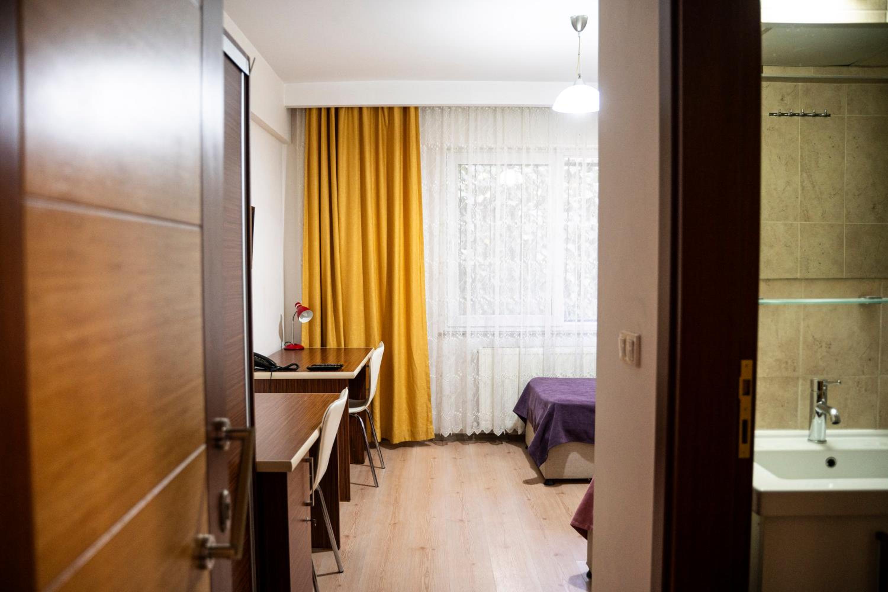 Standard Twin Room photo 3