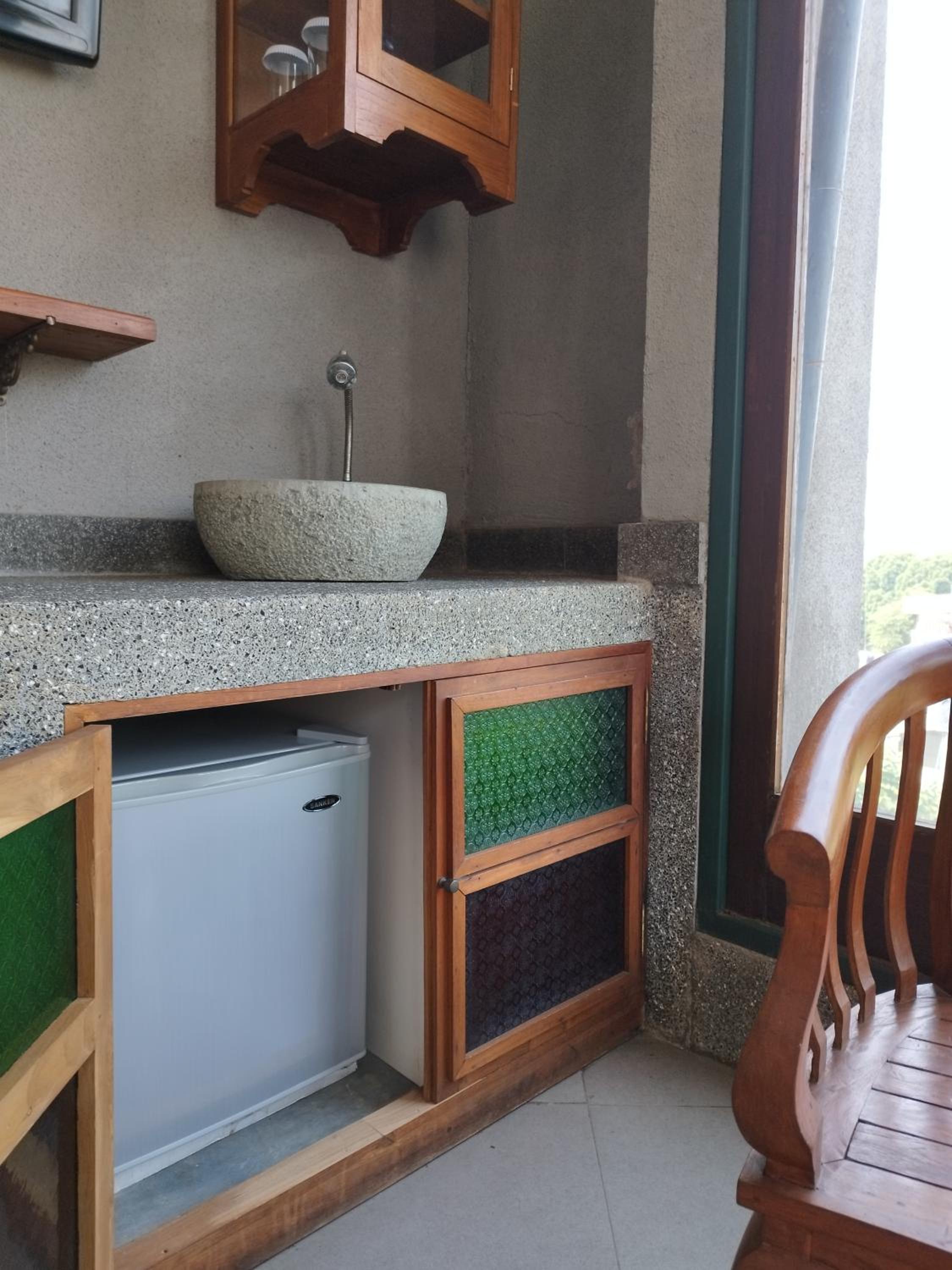 Double Room with Balcony - Photo 4