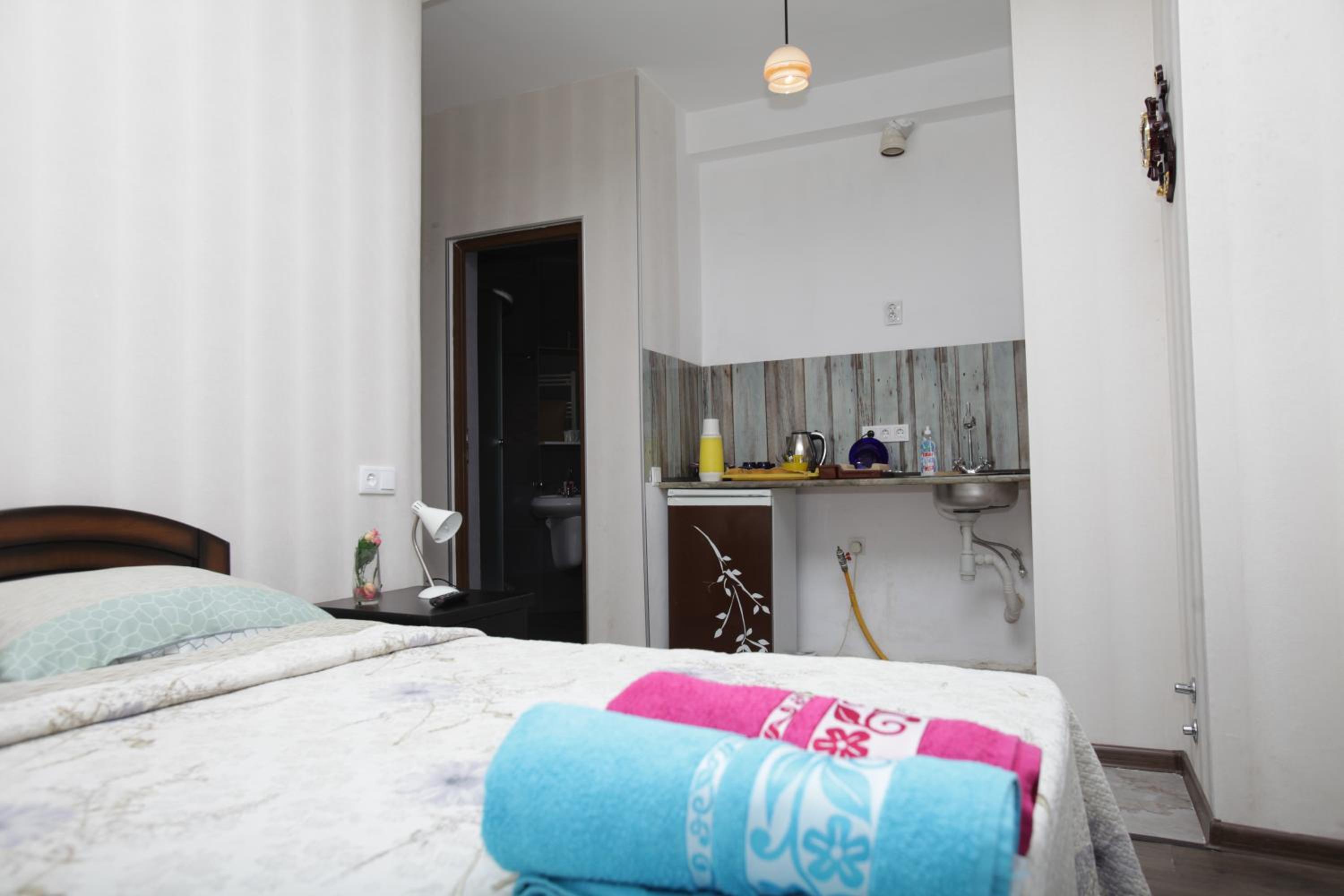 Studio Apartment - Photo 12