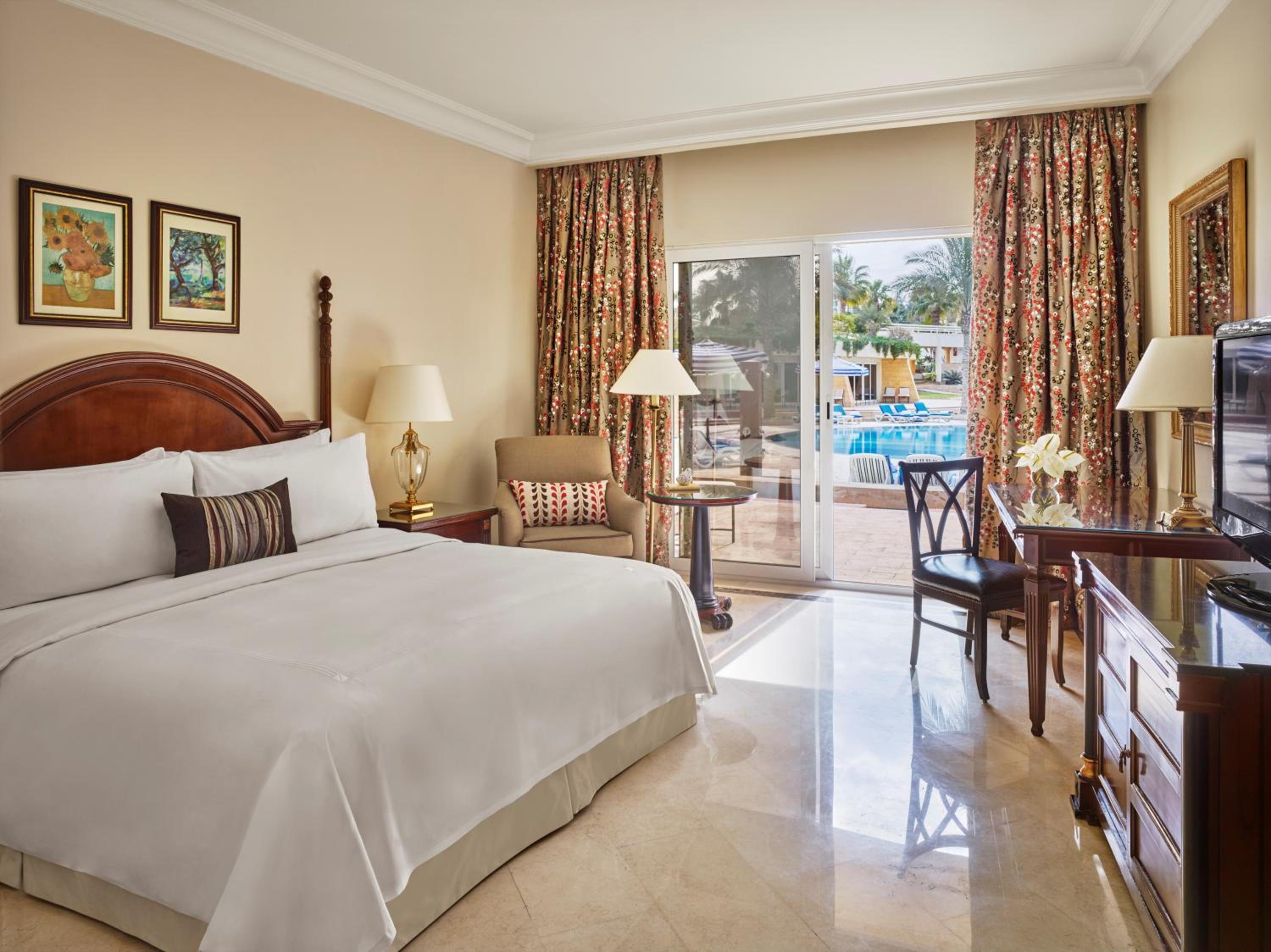 Pool Side King Deluxe Room, Pool Access, 1 bed