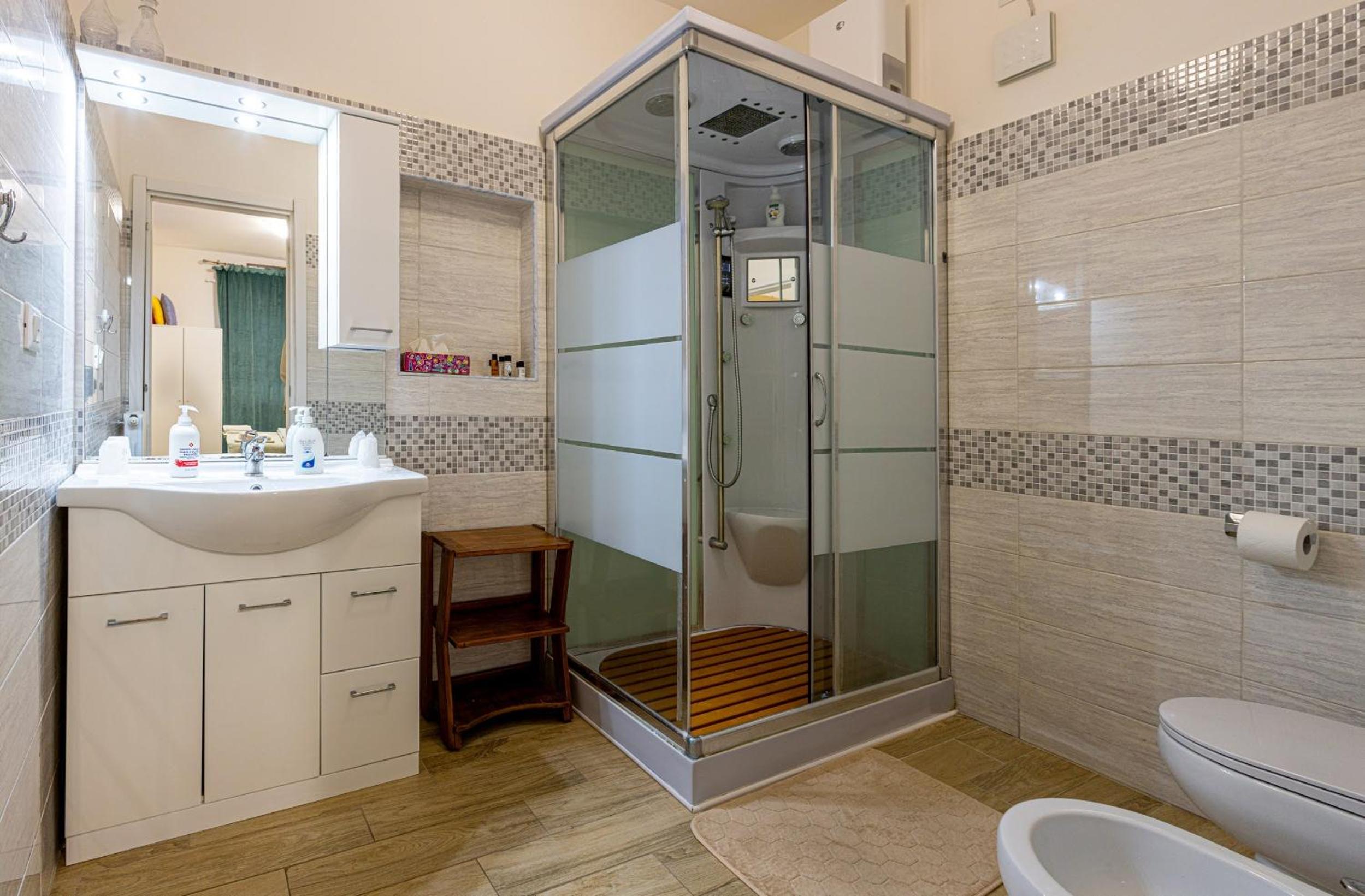 Two-Bedroom Apartment - Photo 15