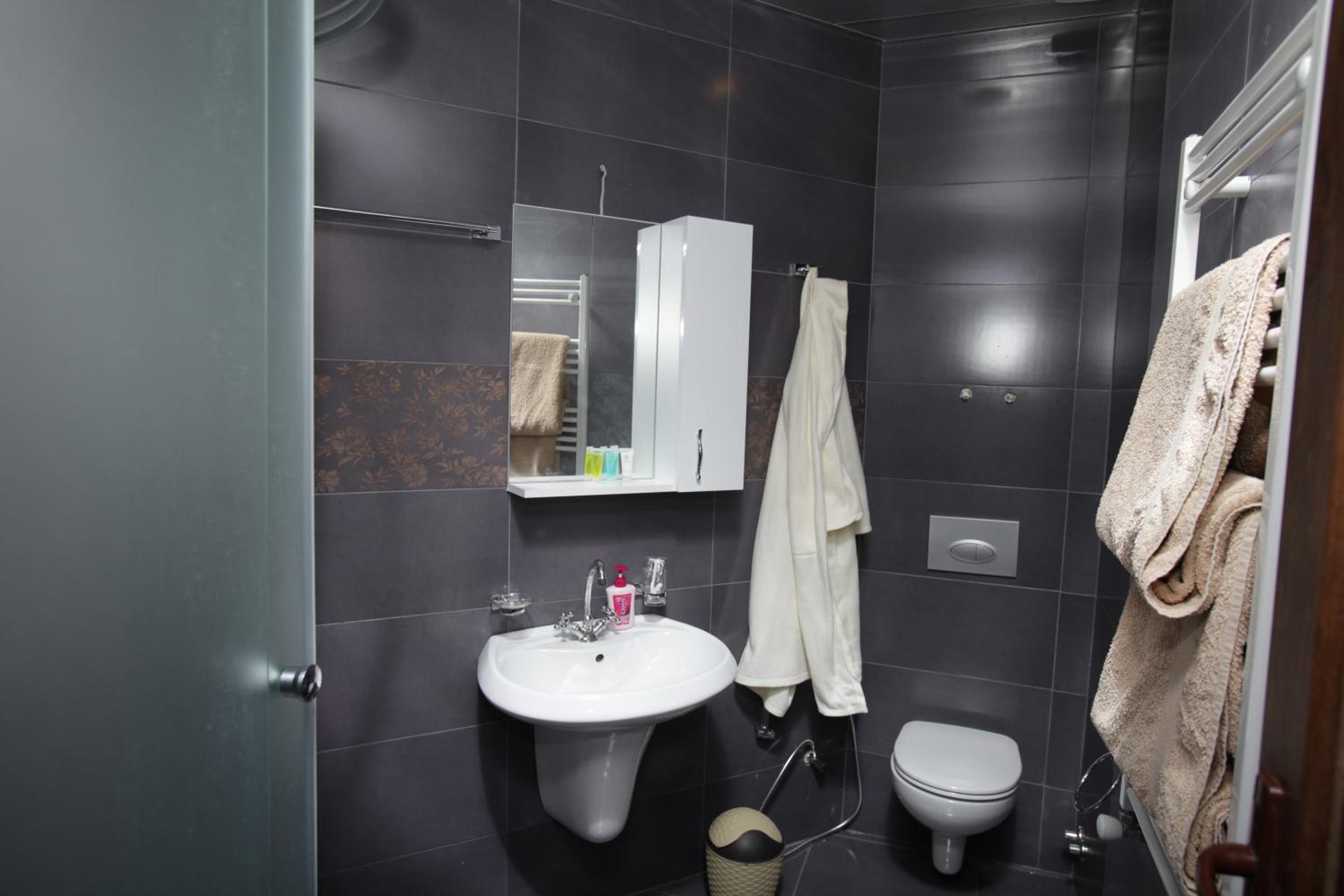 Studio Apartment - Photo 20