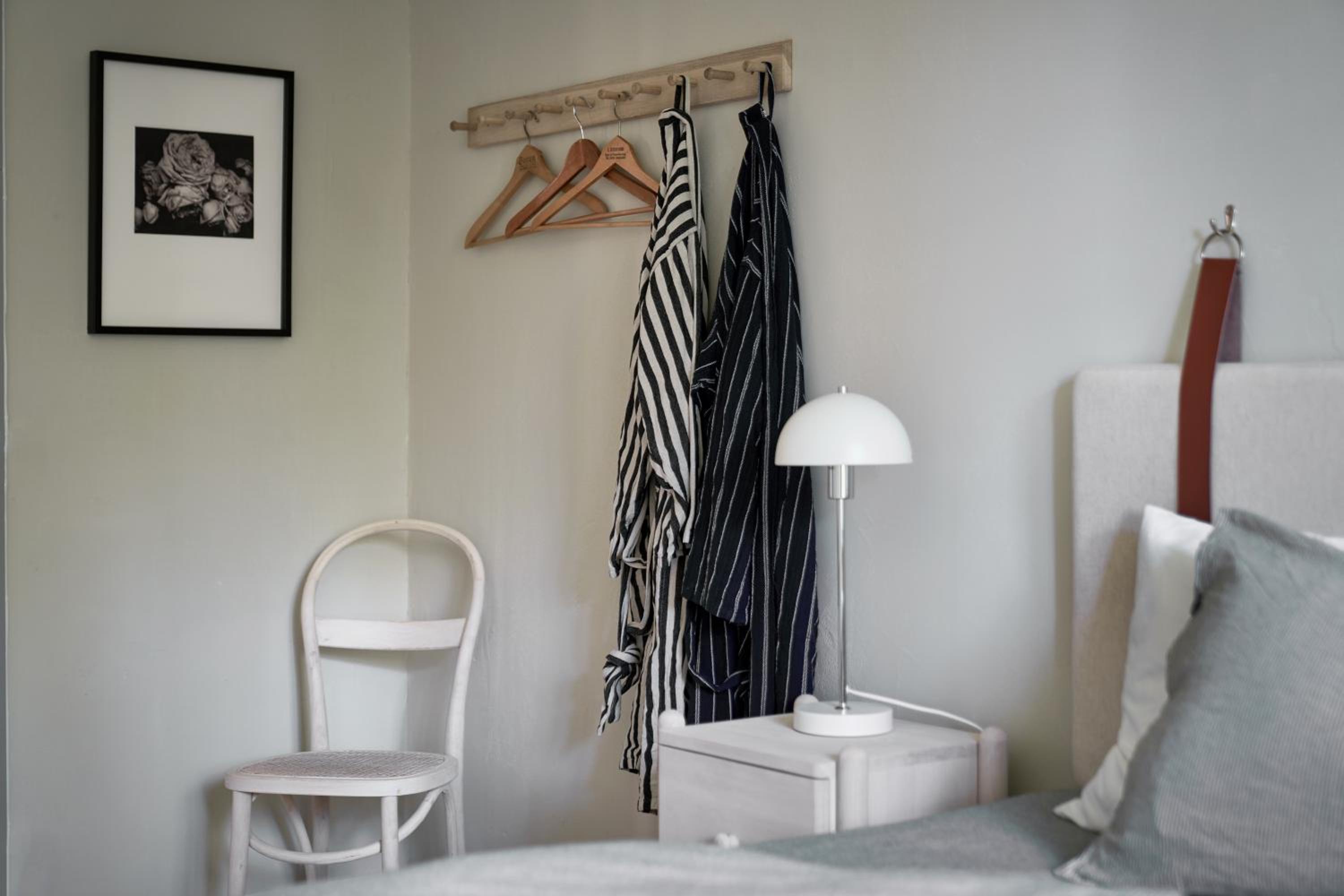 Twin Room with Private External Bathroom - Photo 10