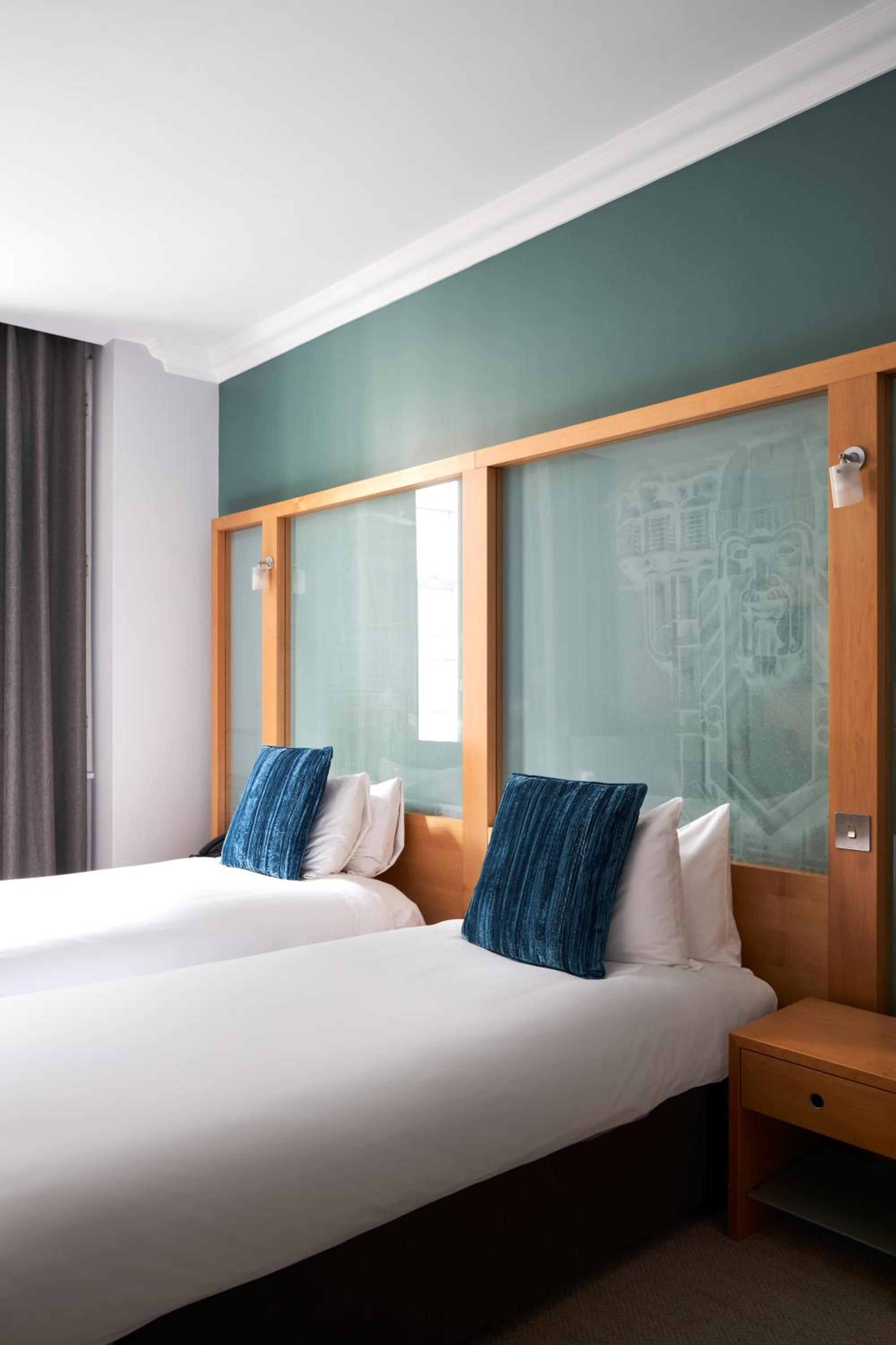 Standard Twin Room photo 2