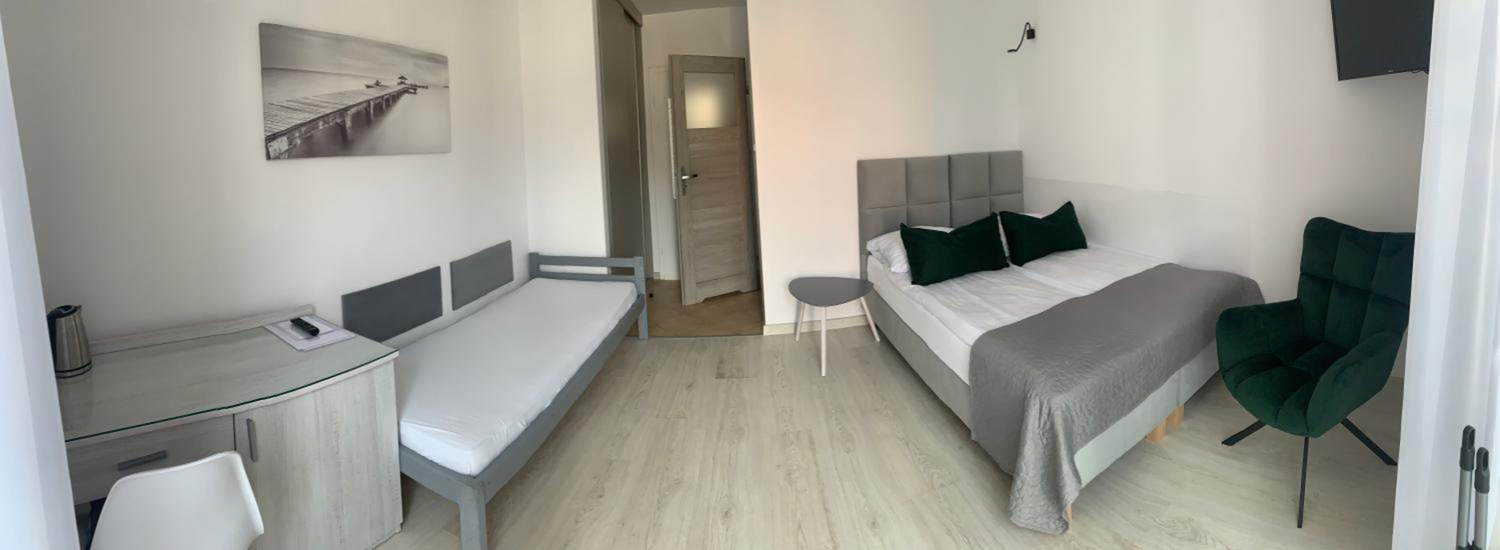 Deluxe Double Room - Photo 9