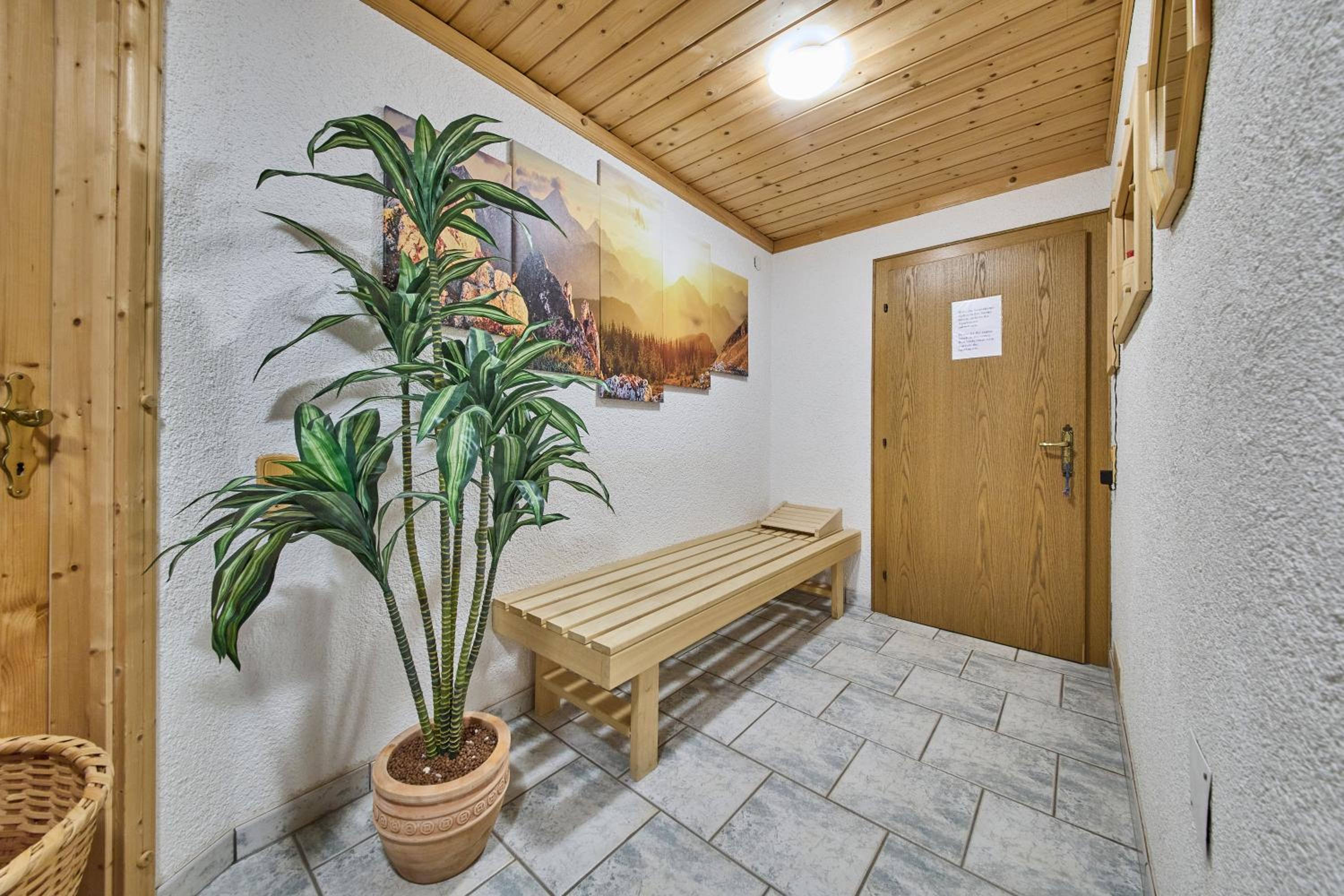 Apartment with Mountain View photo 2