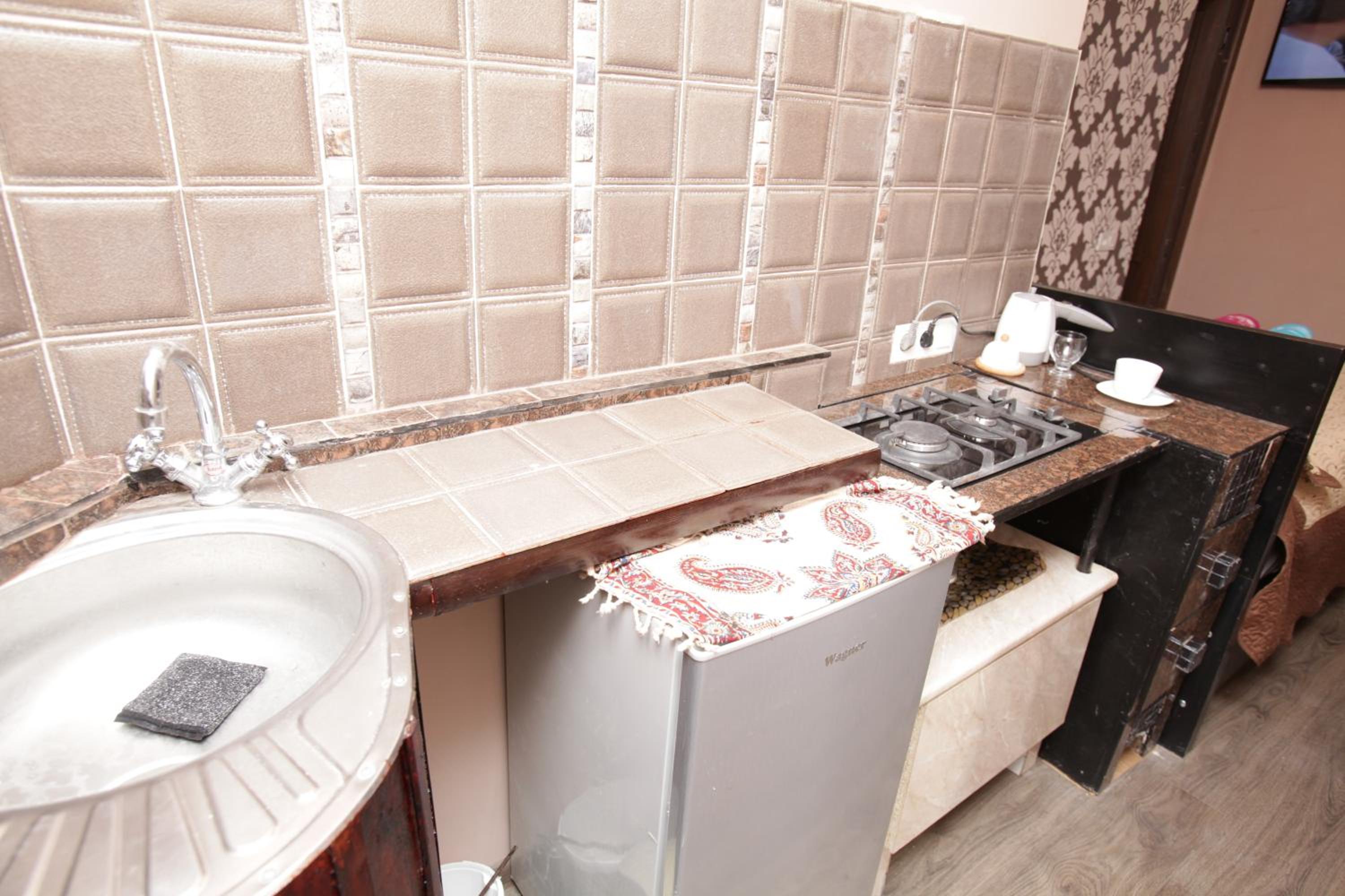 Studio Apartment - Photo 14